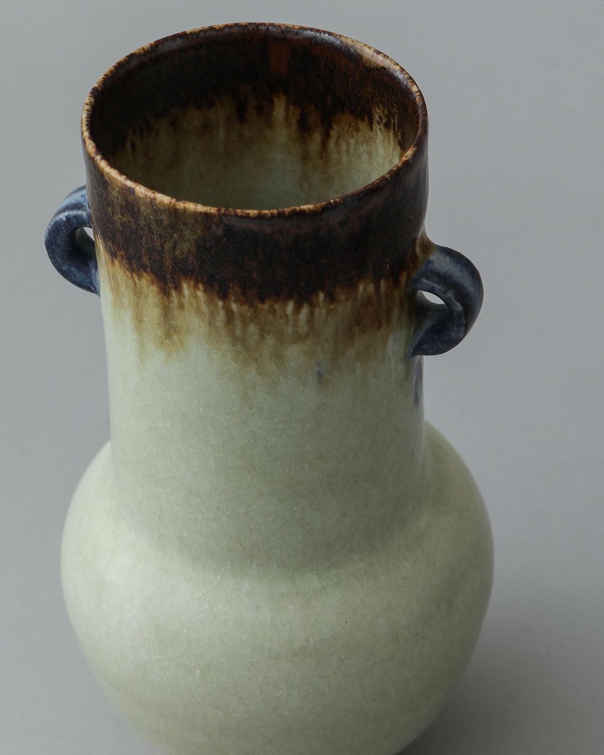 EARRED VASE