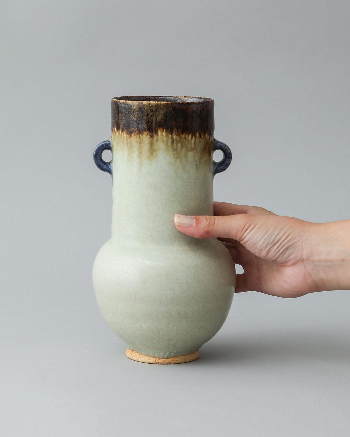 EARRED VASE