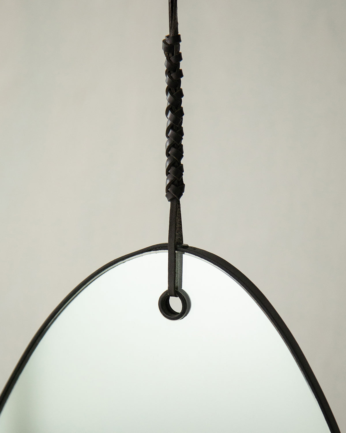 WOVEN PEBBLE MIRROR 45