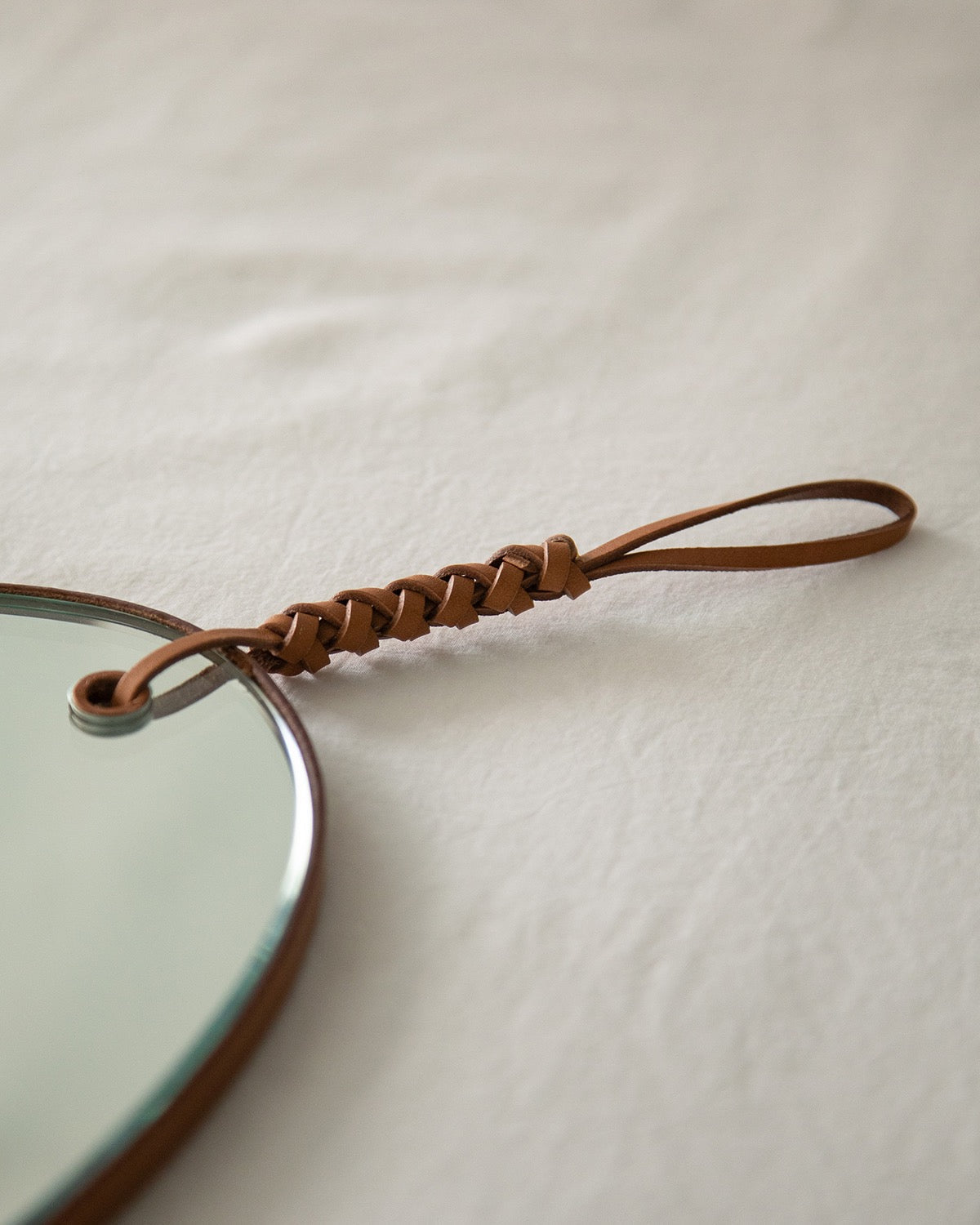 WOVEN PEBBLE MIRROR 26