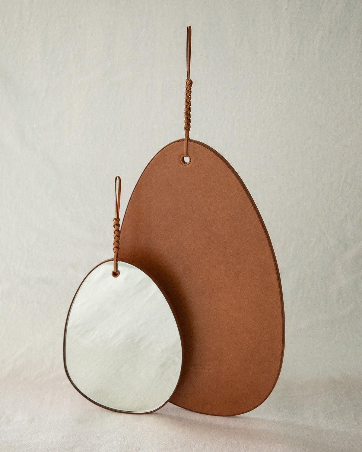 WOVEN PEBBLE MIRROR 26
