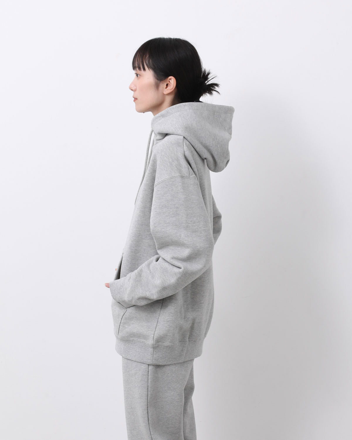 HEAVY HOODED SWEATSHIRT