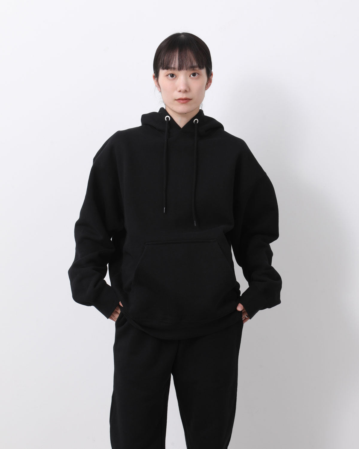 HEAVY HOODED SWEATSHIRT