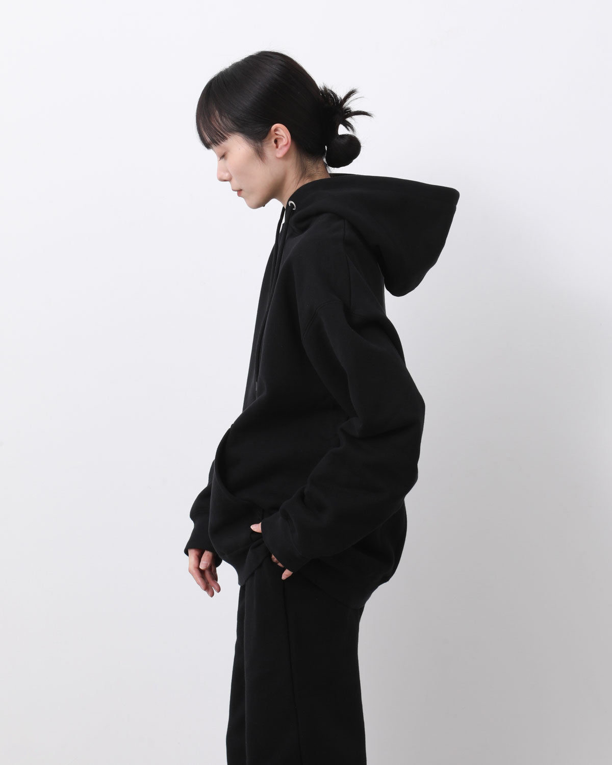 HEAVY HOODED SWEATSHIRT