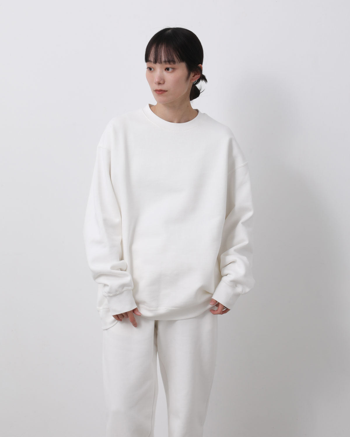 HEAVY CREWNECK SWEATSHIRT