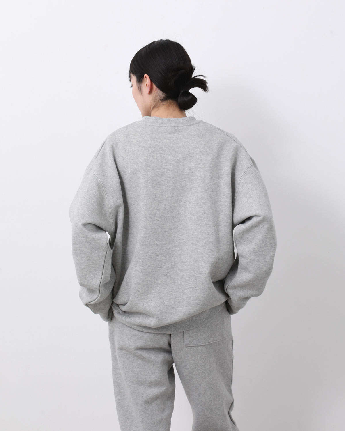 HEAVY CREWNECK SWEATSHIRT