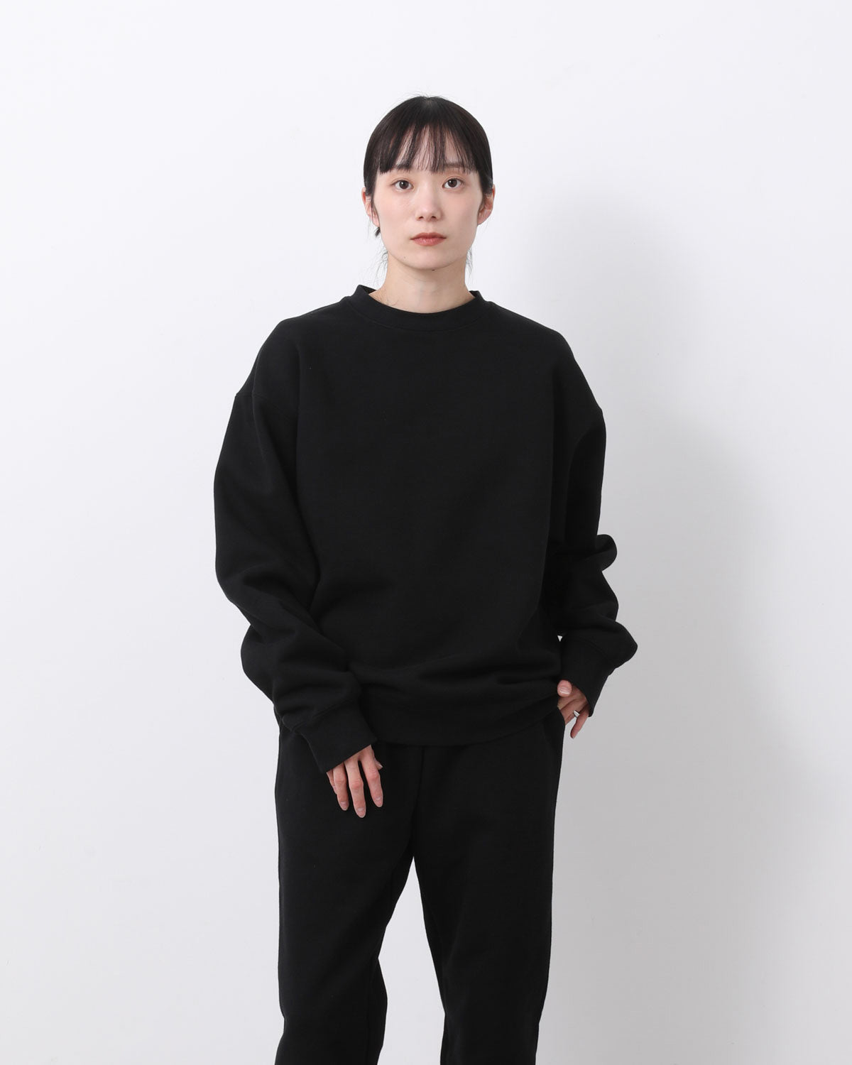 HEAVY CREWNECK SWEATSHIRT
