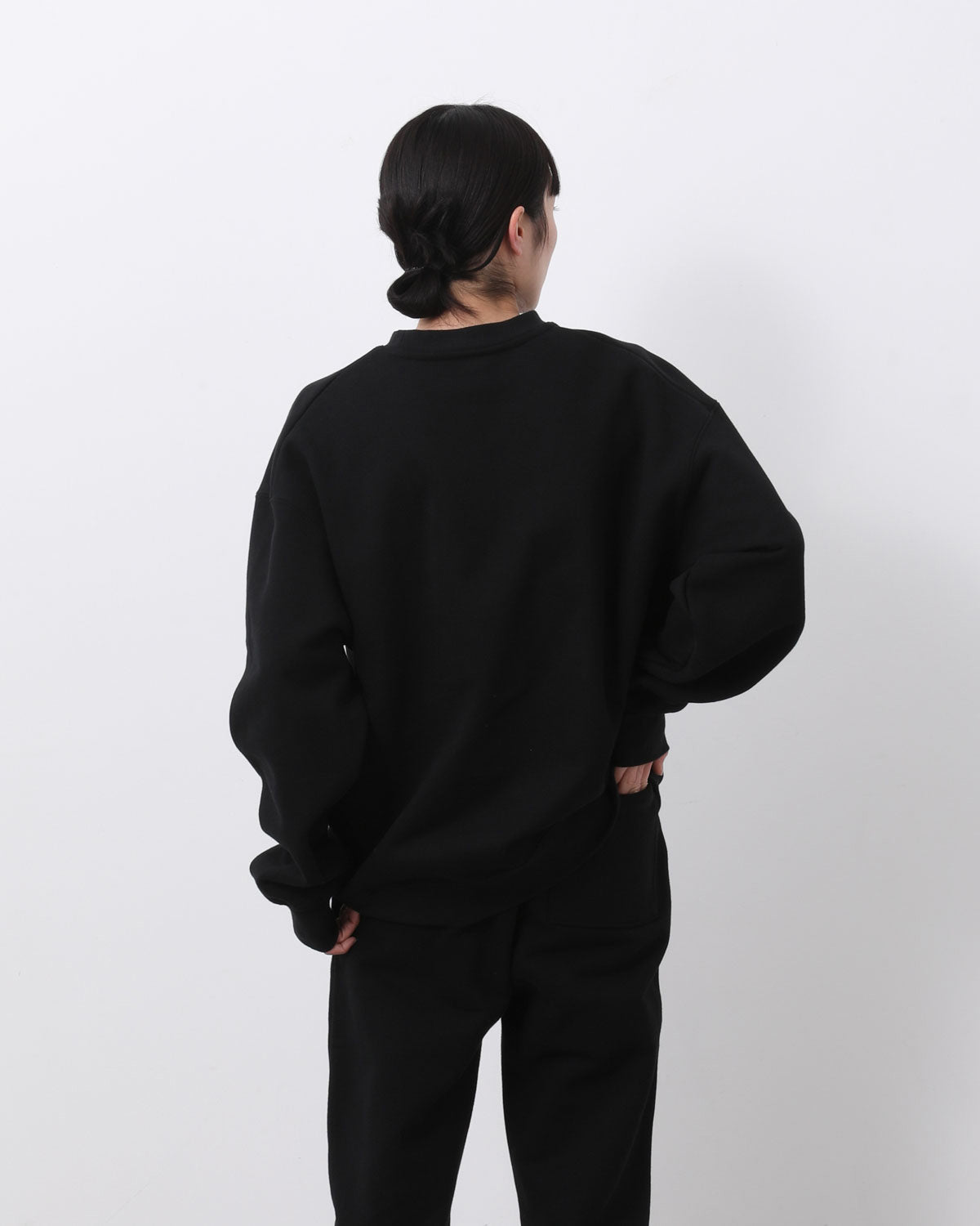 HEAVY CREWNECK SWEATSHIRT