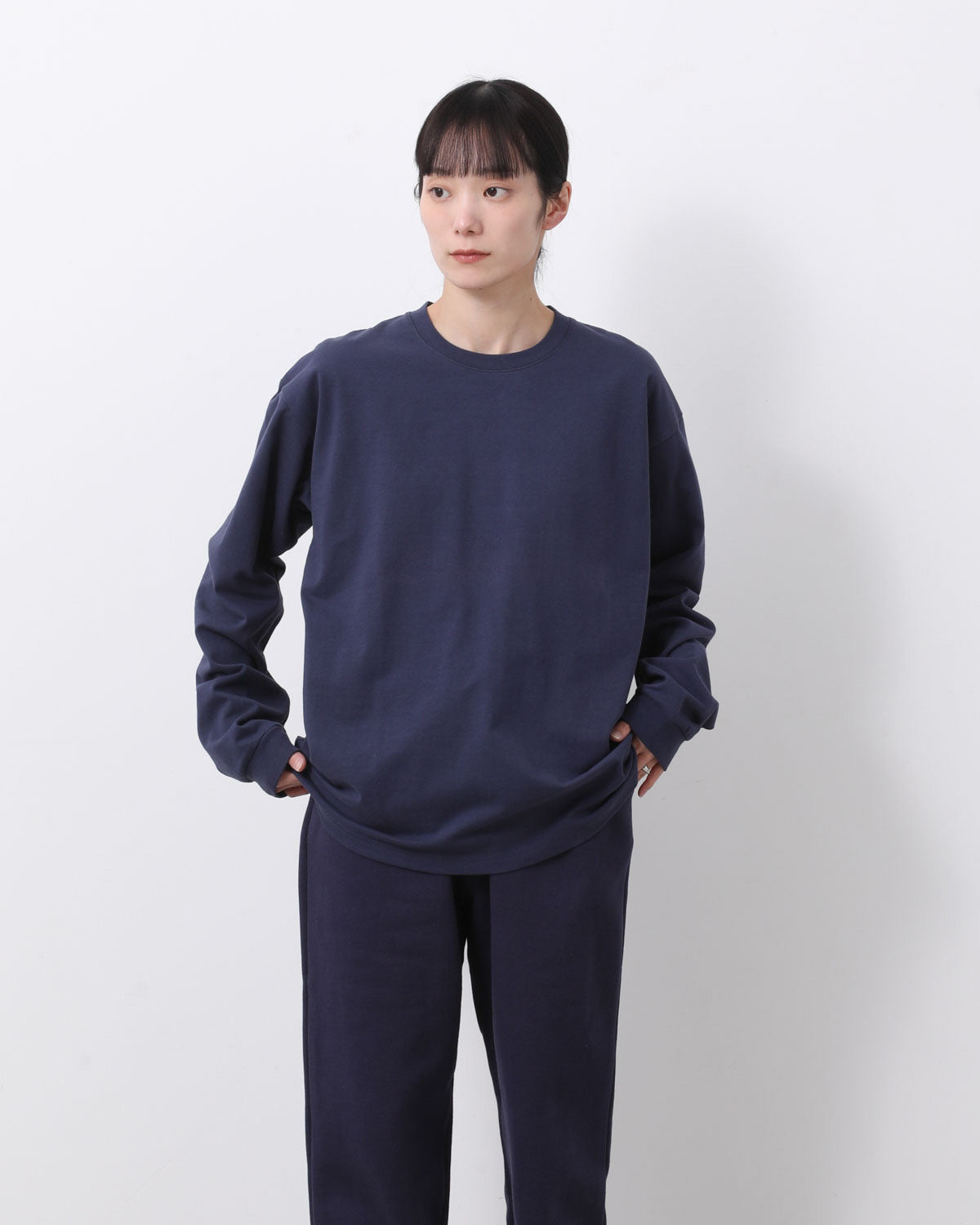 HEAVY CREWNECK LONG SLEEVE T-SHIRT