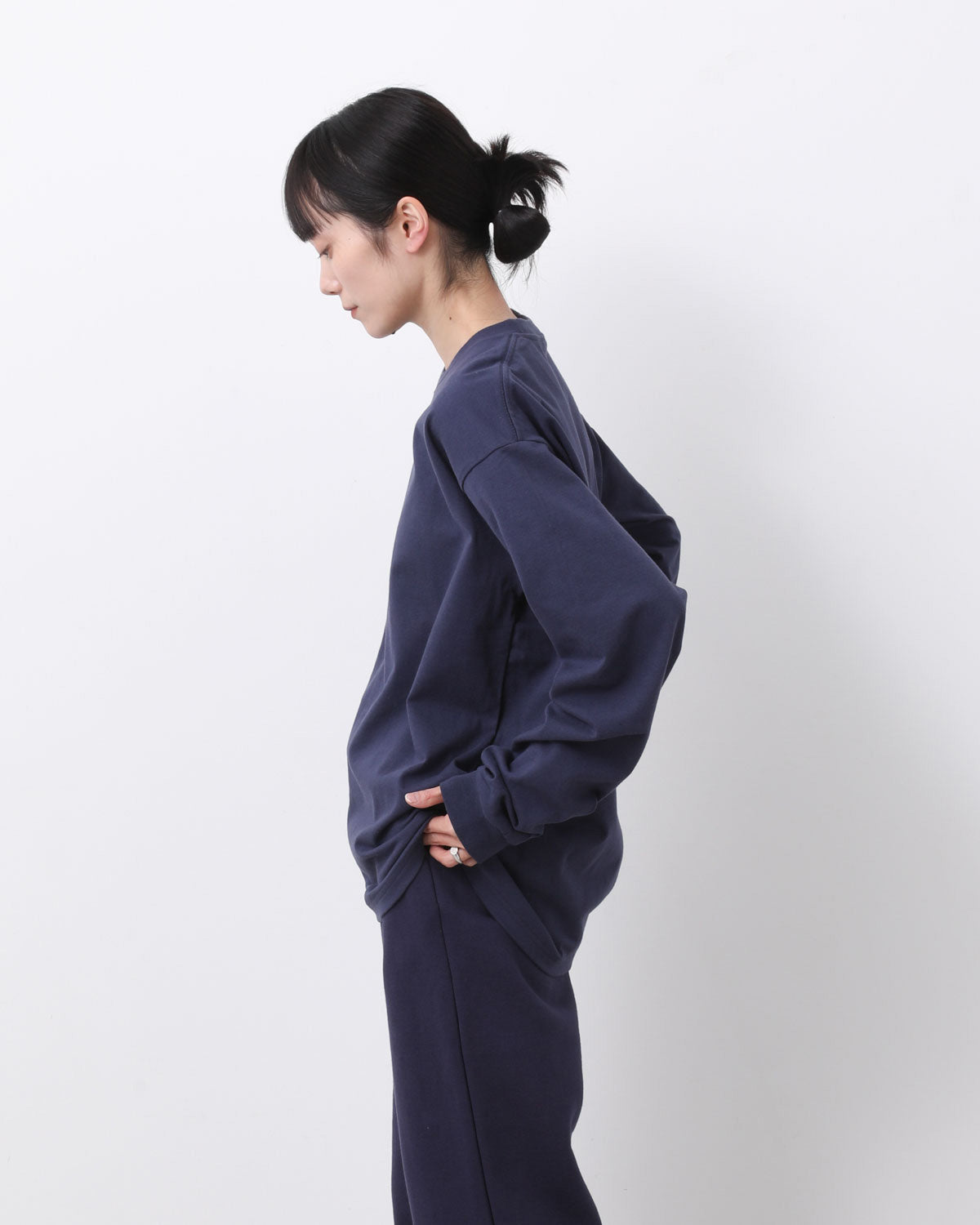 HEAVY CREWNECK LONG SLEEVE T-SHIRT