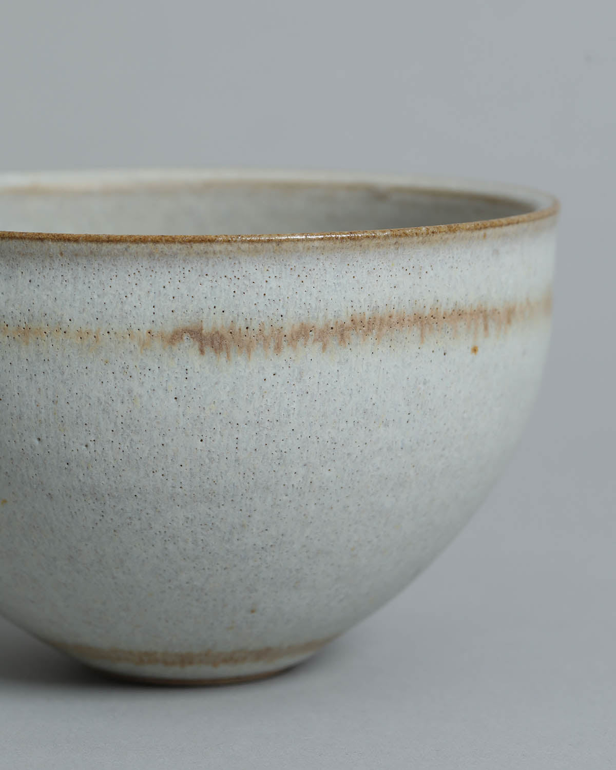 CAFE AU LAIT BOWL - LINE PATTERN WHITE