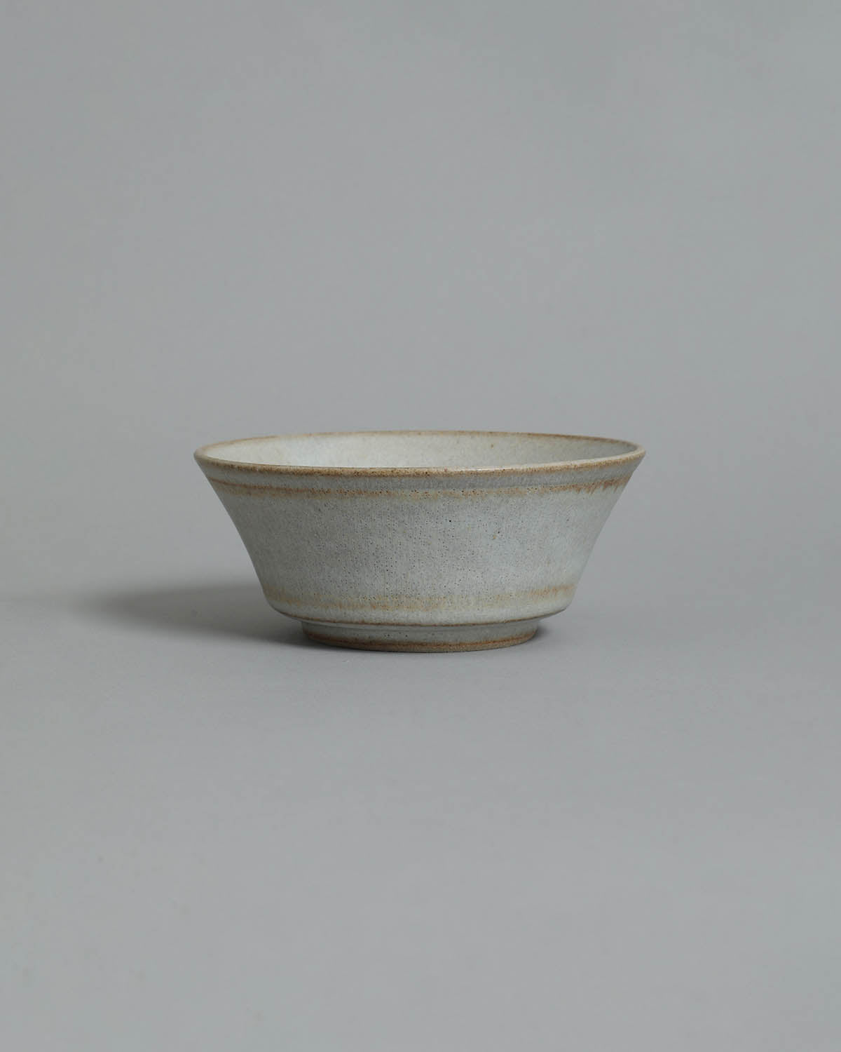 STRAIGHT-SIDED BOWL - LINE PATTERN WHITE