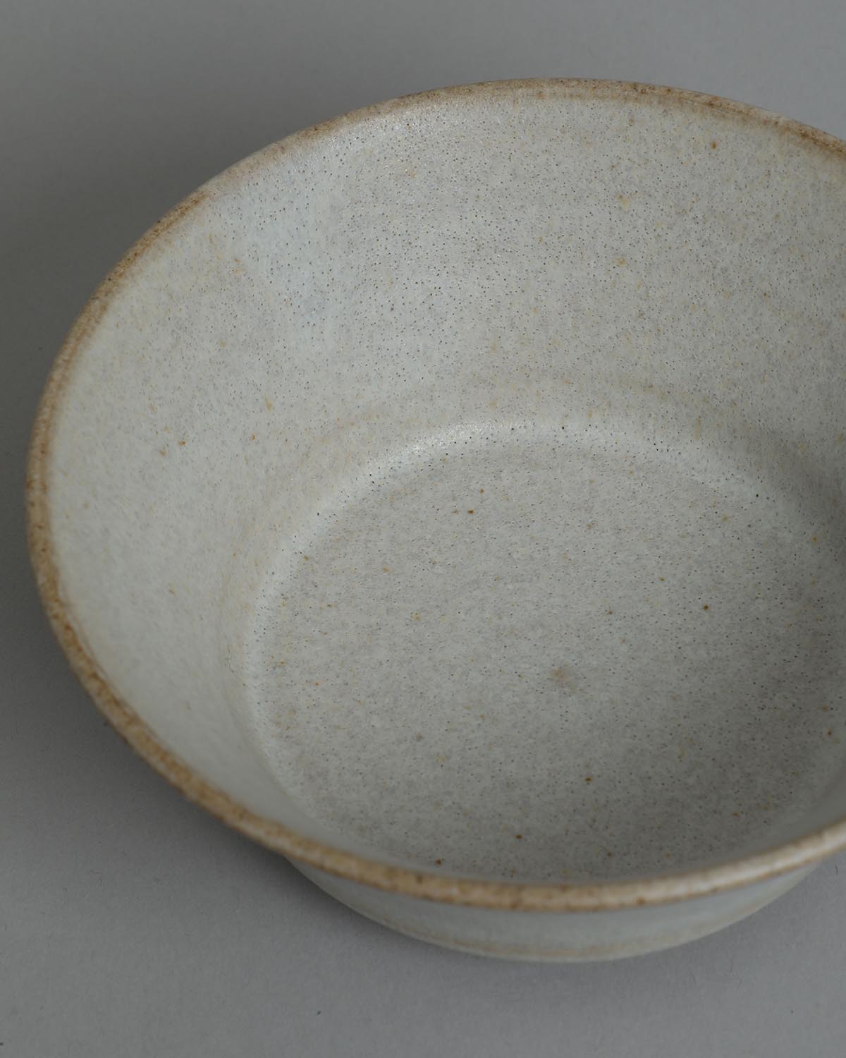 STRAIGHT-SIDED BOWL - LINE PATTERN WHITE