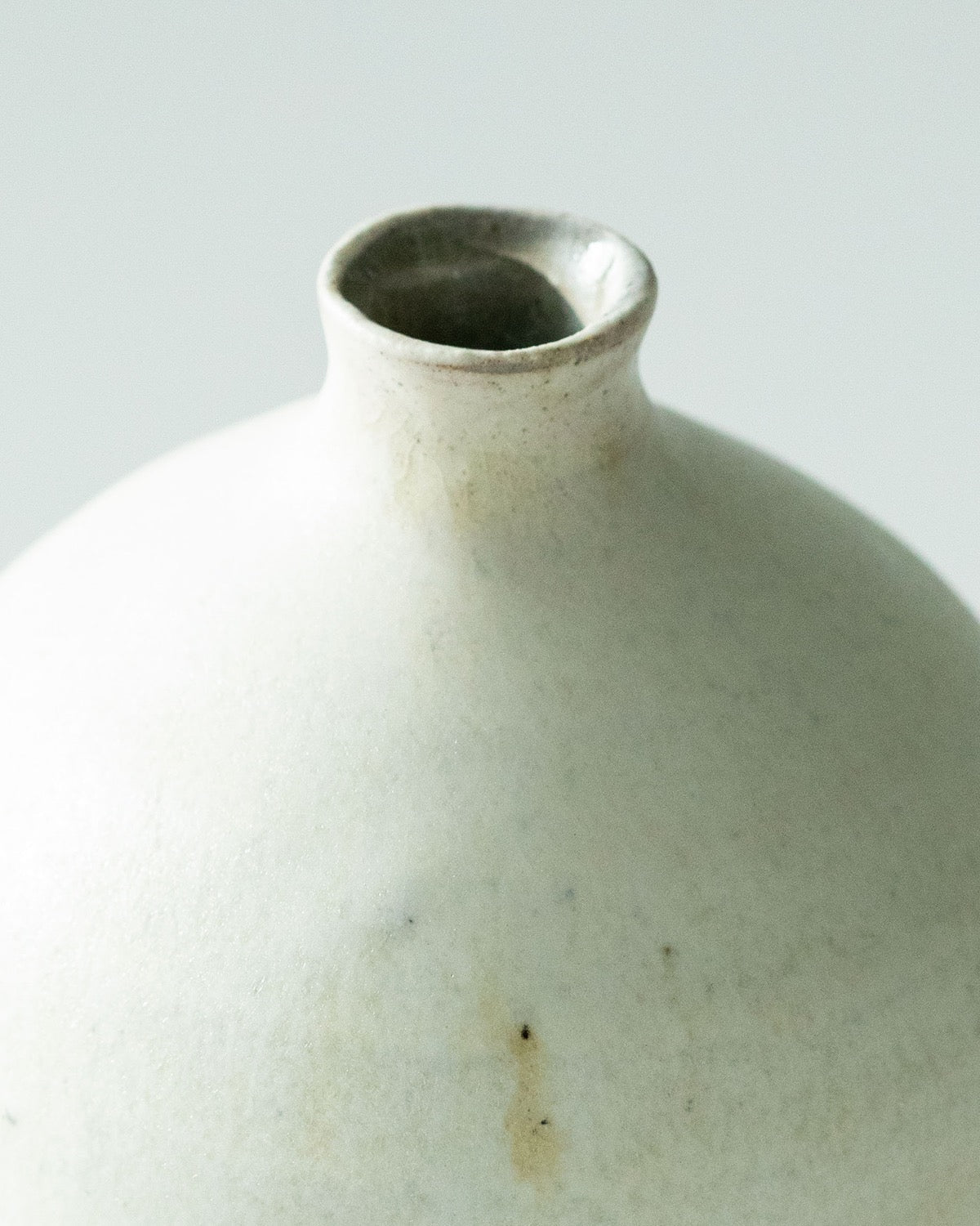 BUD VASE - ASH KOHIKI