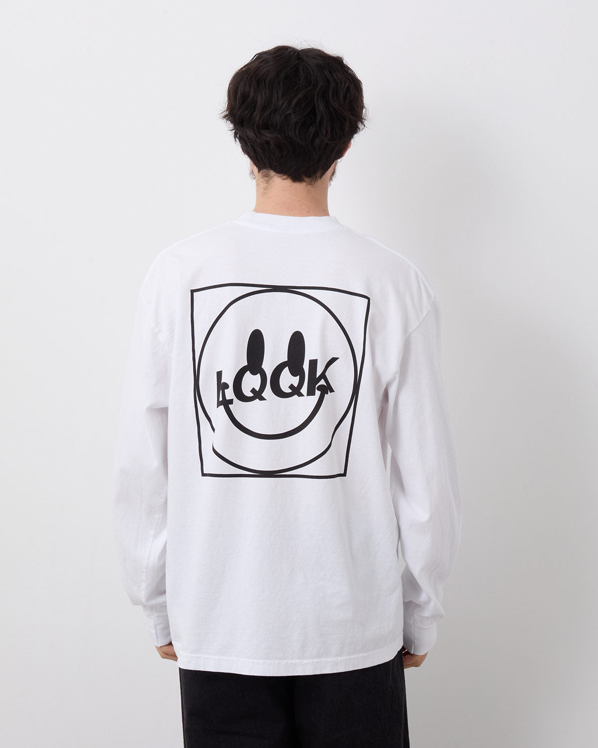 LQQK SMILEY LOGO POCKET TEE