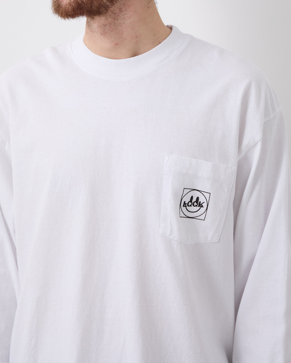 LQQK SMILEY LOGO POCKET TEE