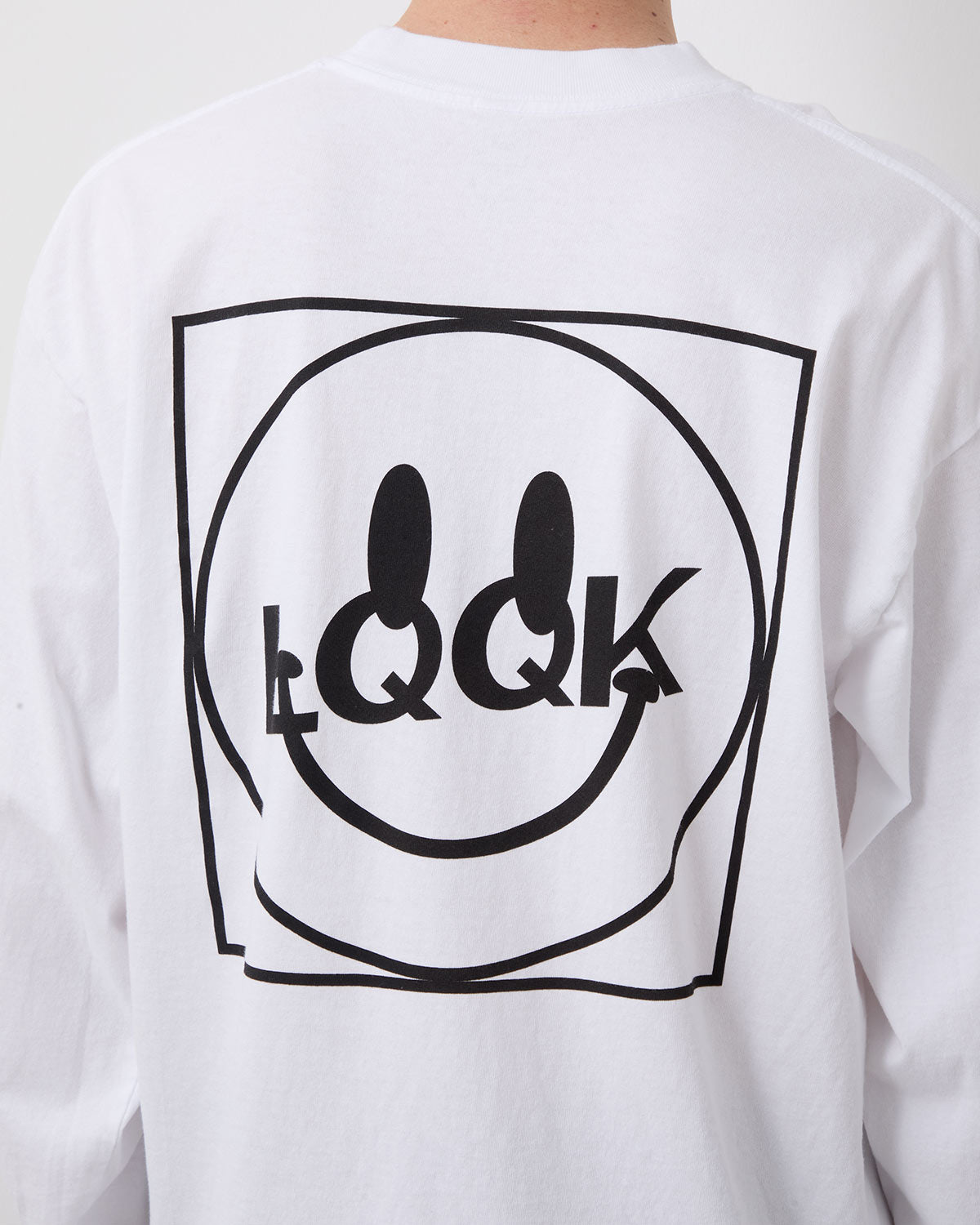 LQQK SMILEY LOGO POCKET TEE