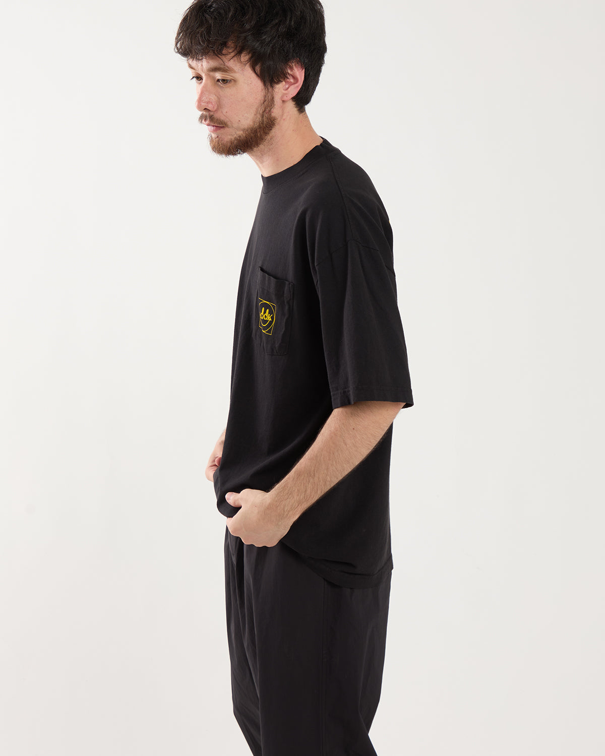 LQQK SMILEY LOGO POCKET TEE
