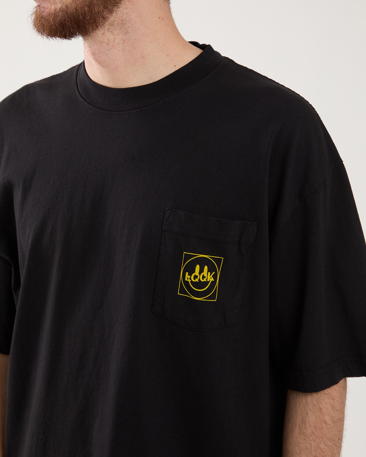 LQQK SMILEY LOGO POCKET TEE