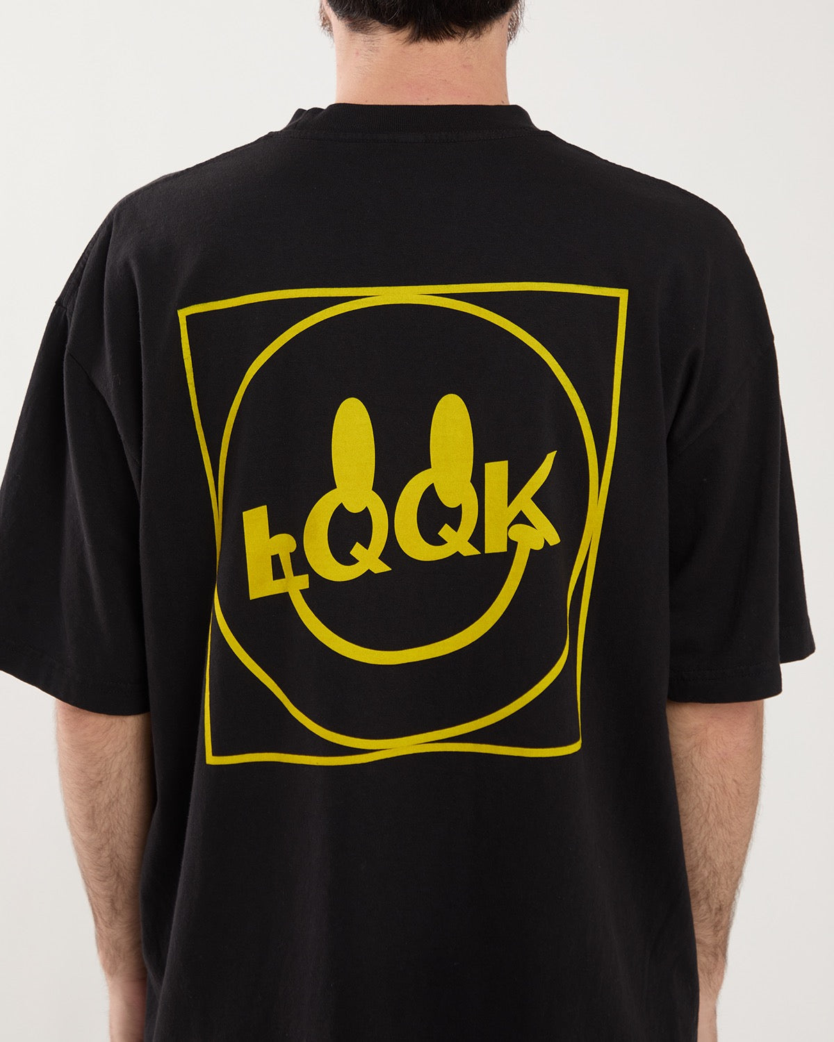 LQQK SMILEY LOGO POCKET TEE