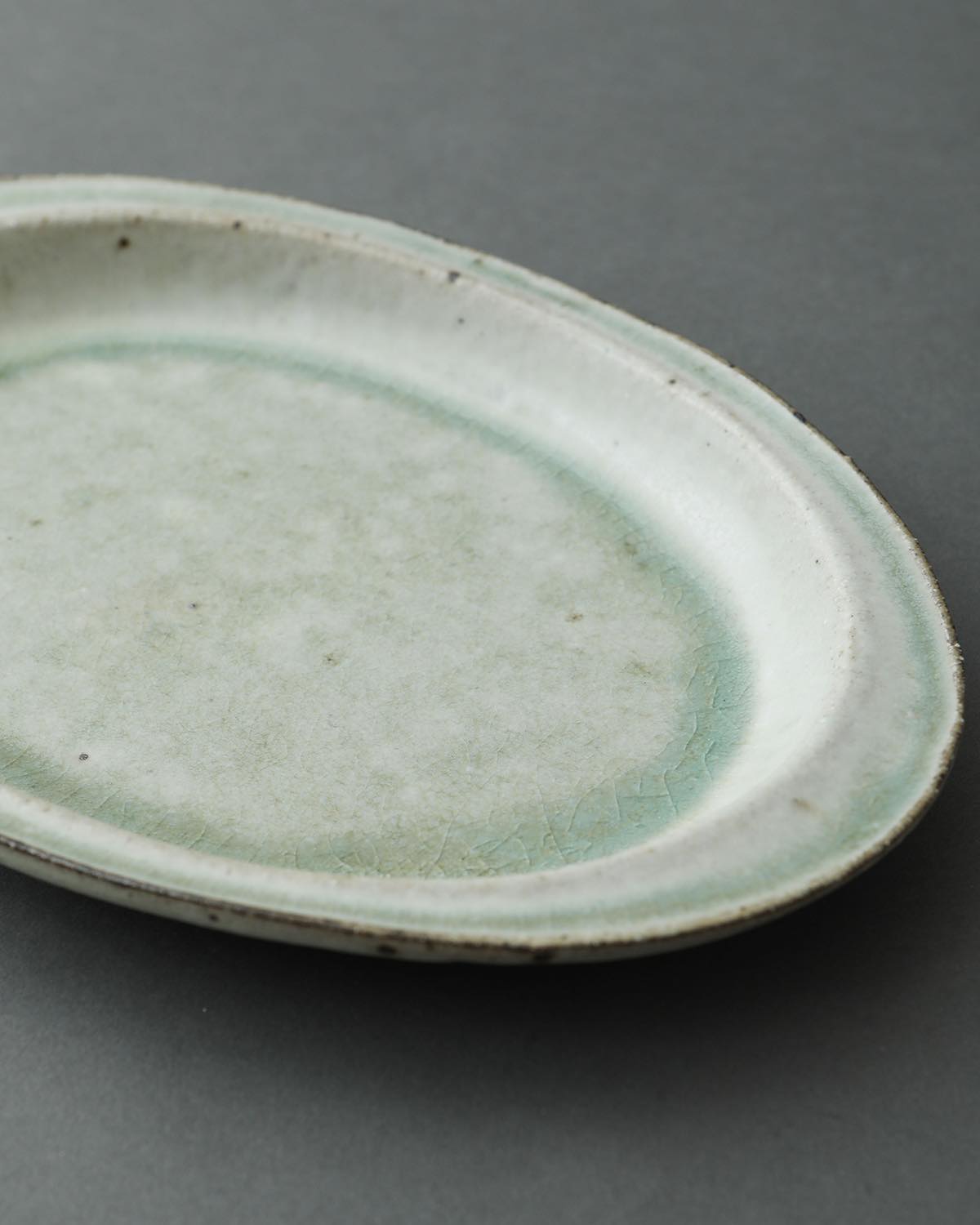 SEED PLATE (MEDIUM) ASH GLAZE