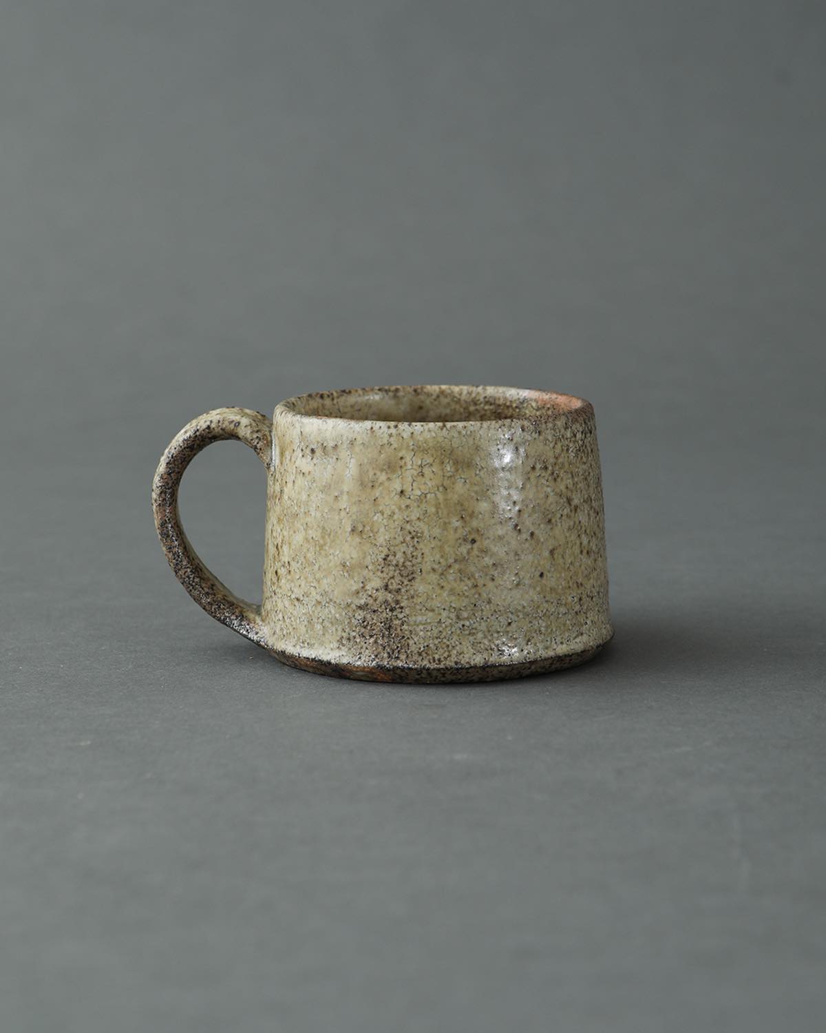 TRAPEZOIDAL MUG IRON