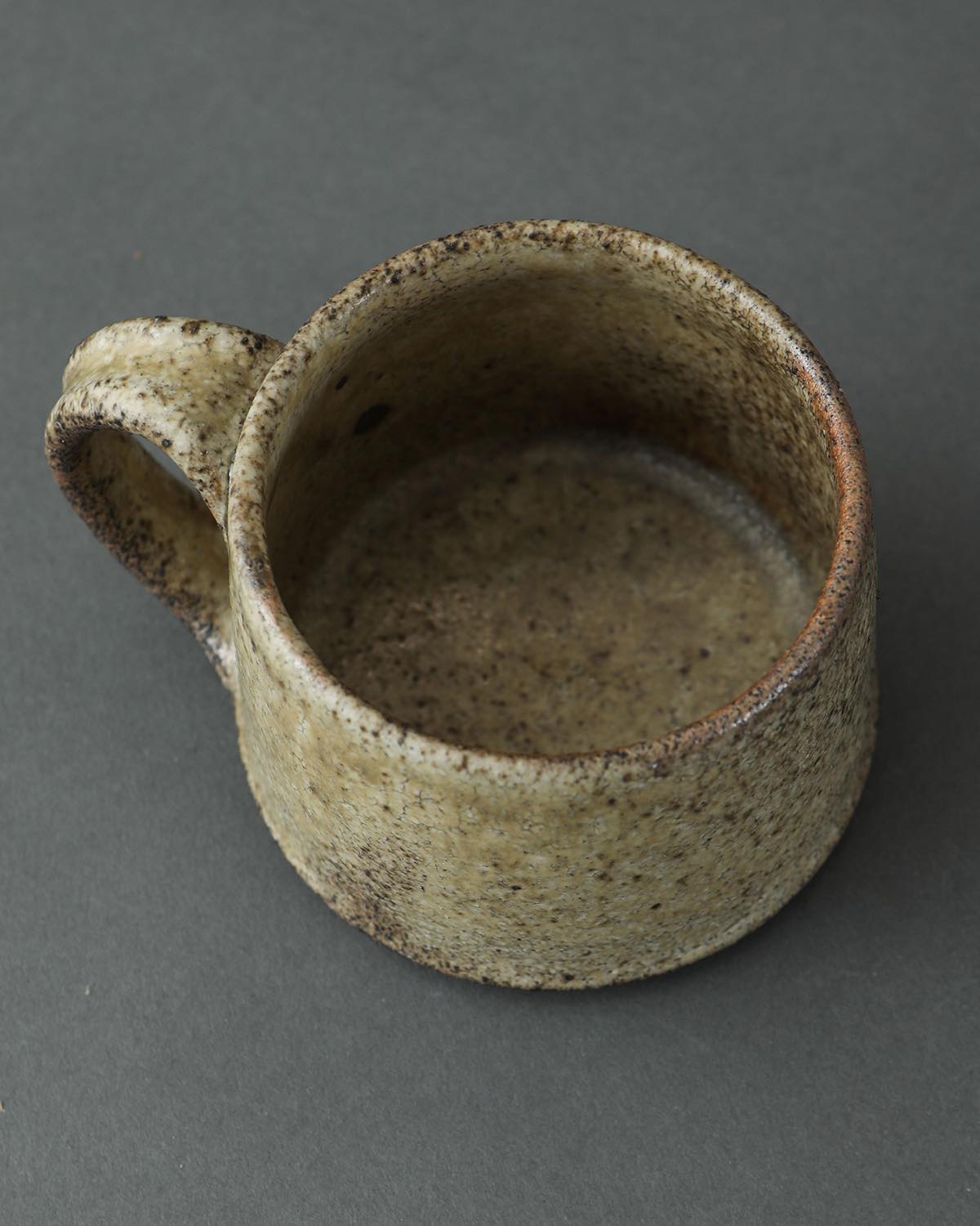 TRAPEZOIDAL MUG IRON