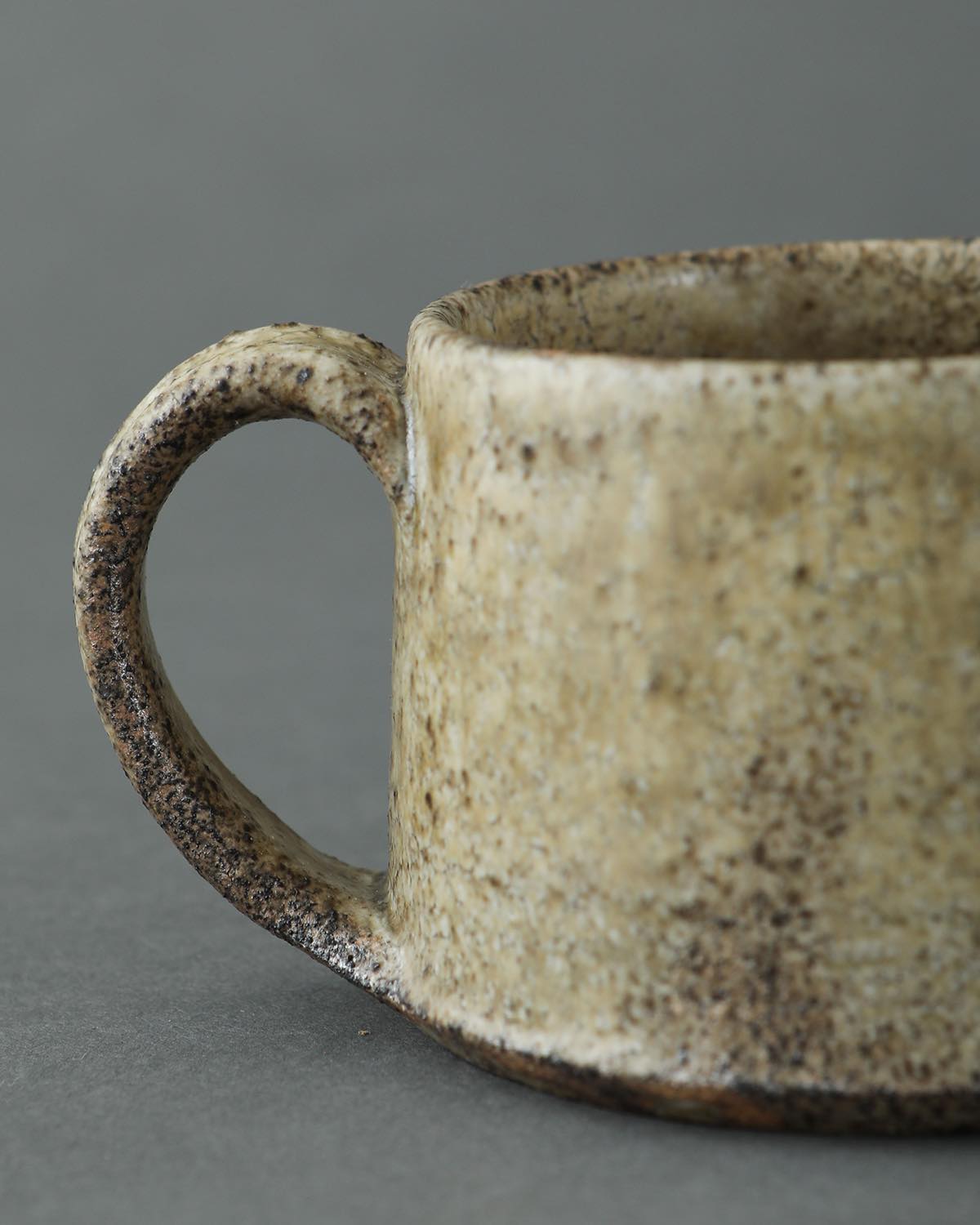 TRAPEZOIDAL MUG IRON