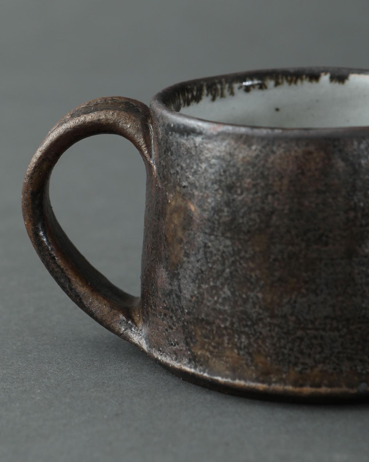 TRAPEZOIDAL MUG DARK IRON