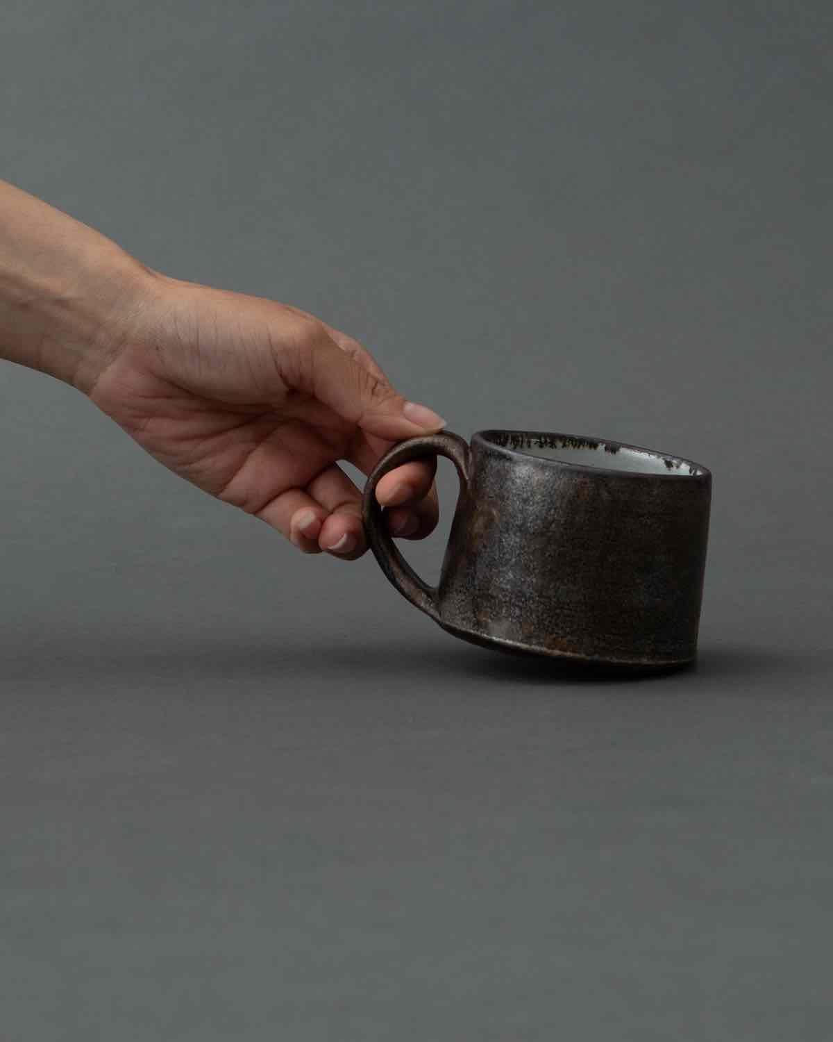 TRAPEZOIDAL MUG DARK IRON