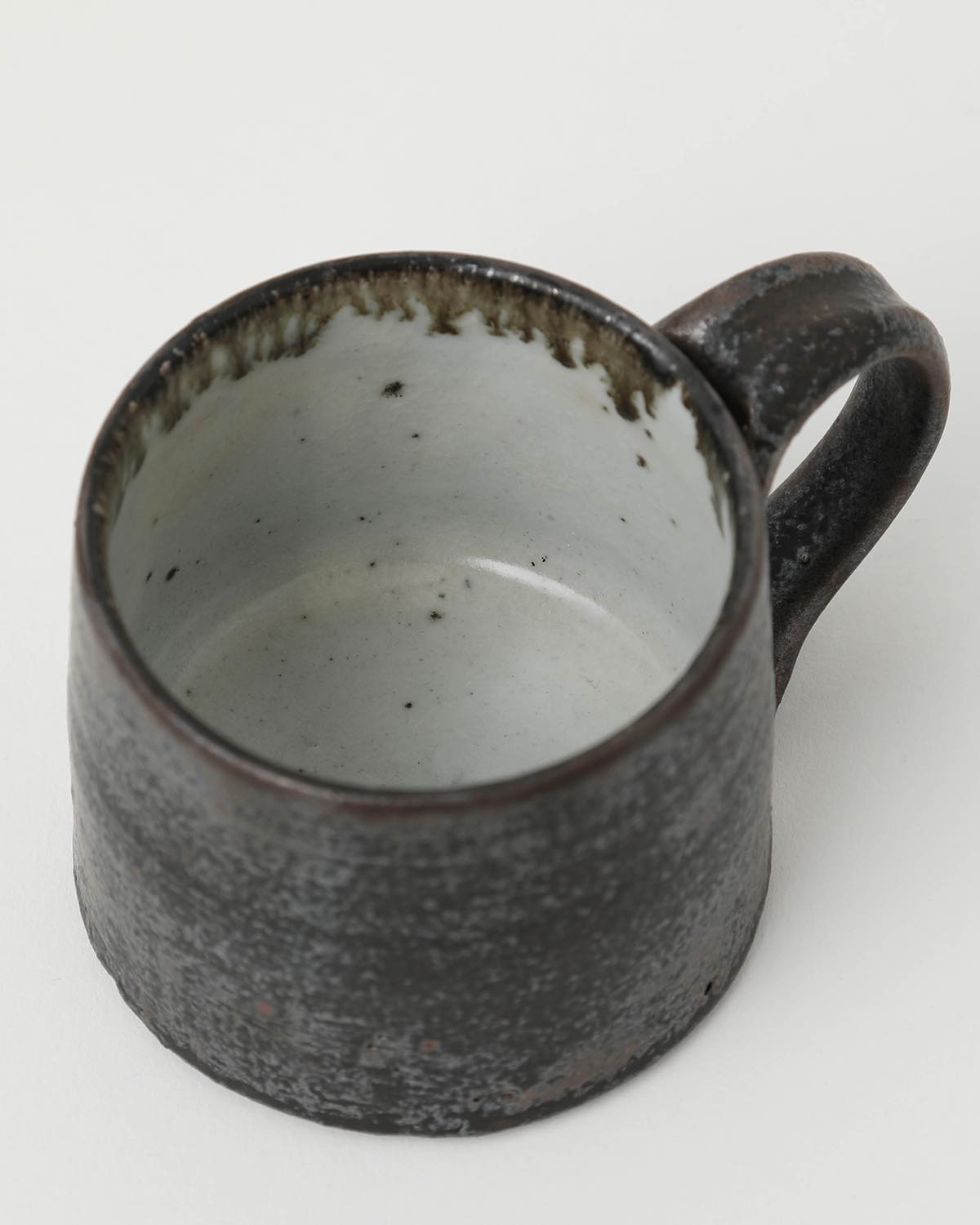 台形マグ - 鉄釉