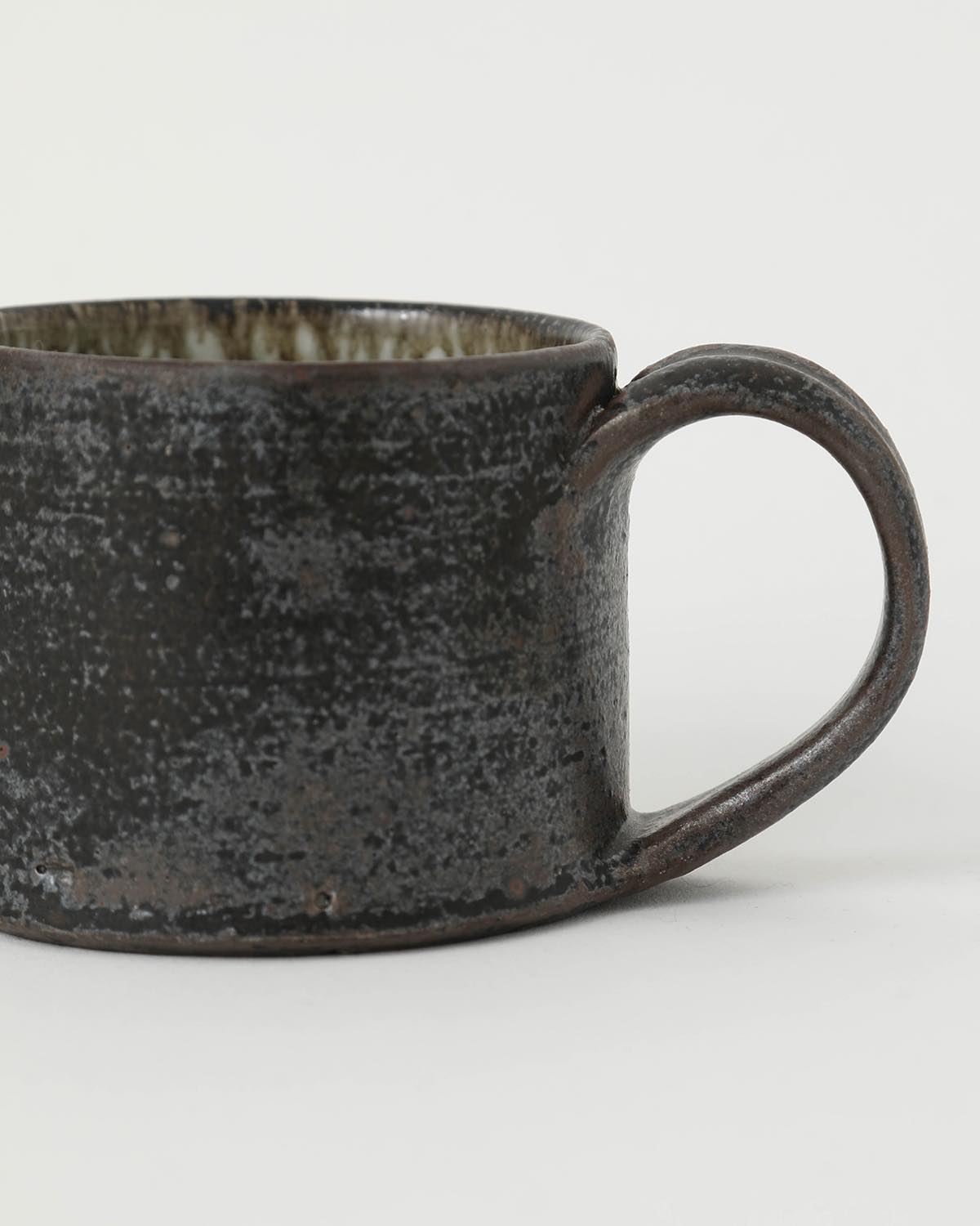 台形マグ - 鉄釉