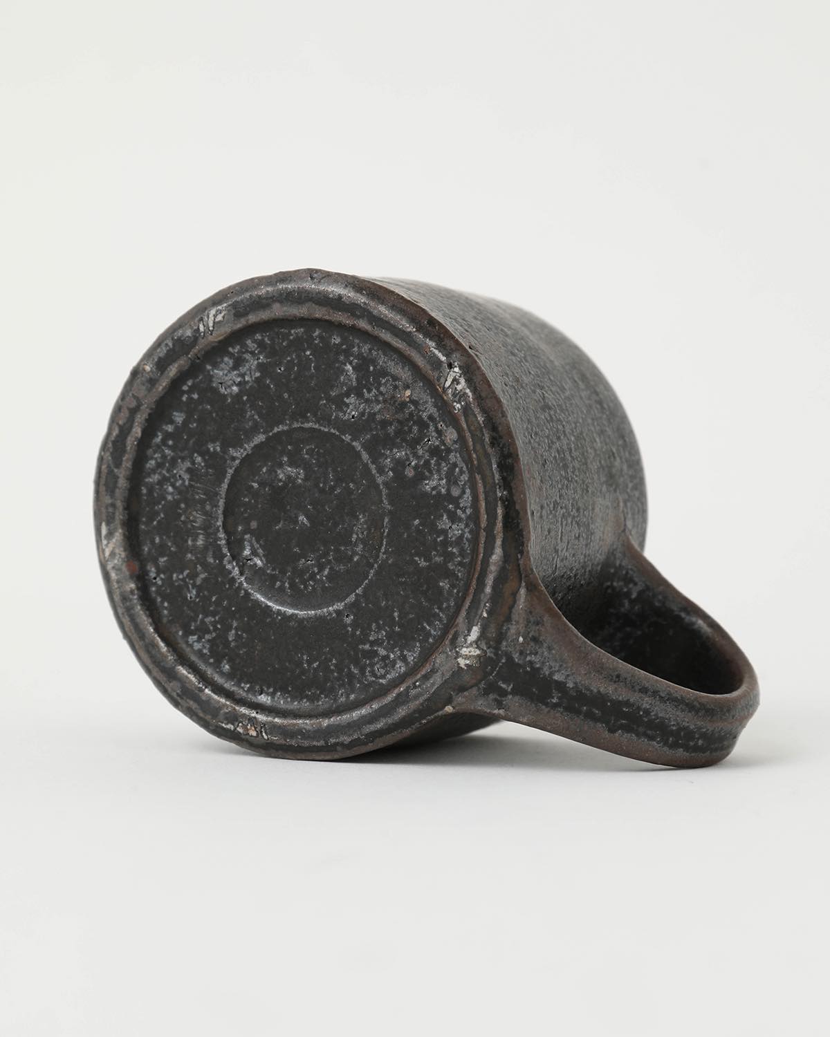 台形マグ - 鉄釉