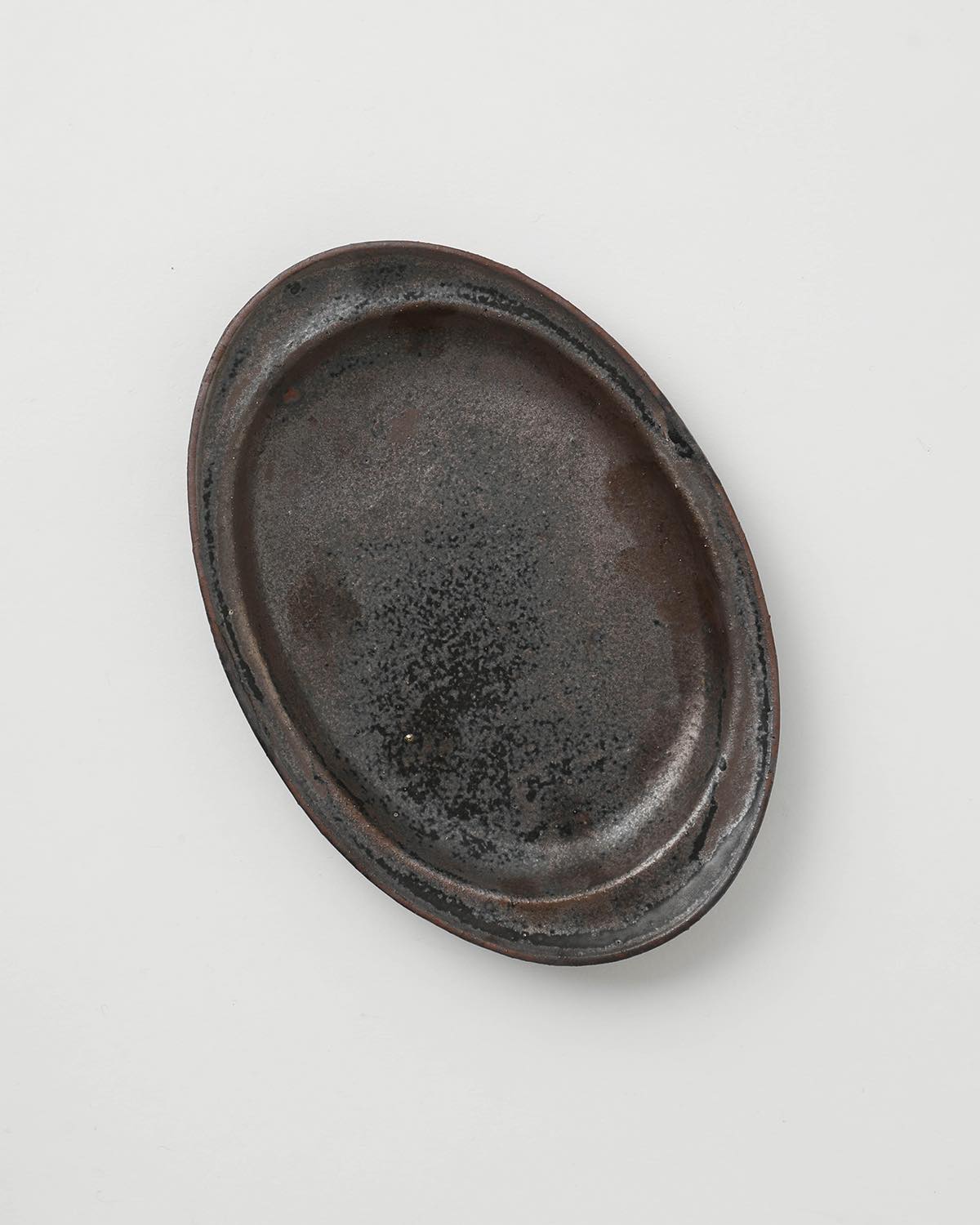 たね皿 (小) - 鉄釉