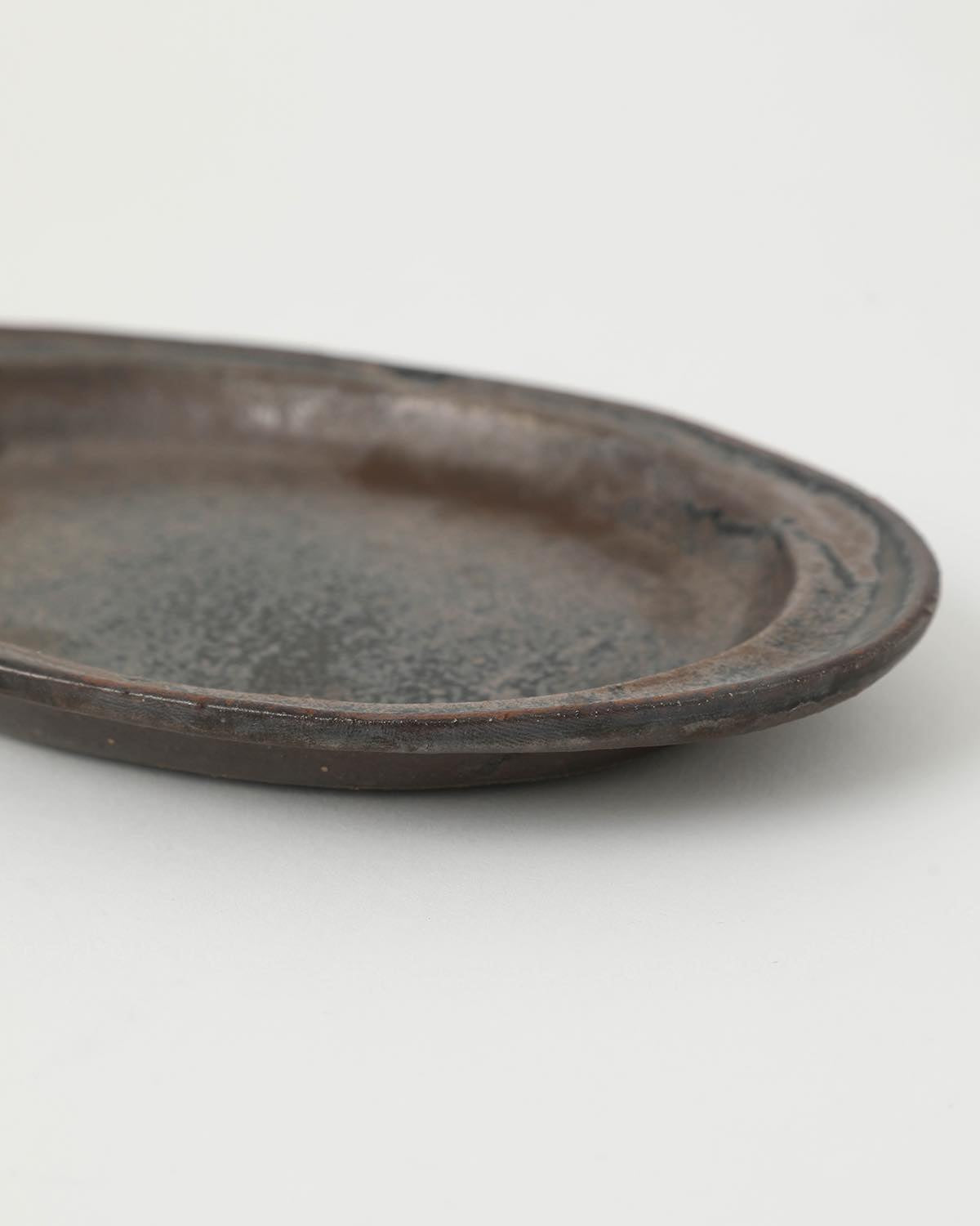 たね皿 (小) - 鉄釉