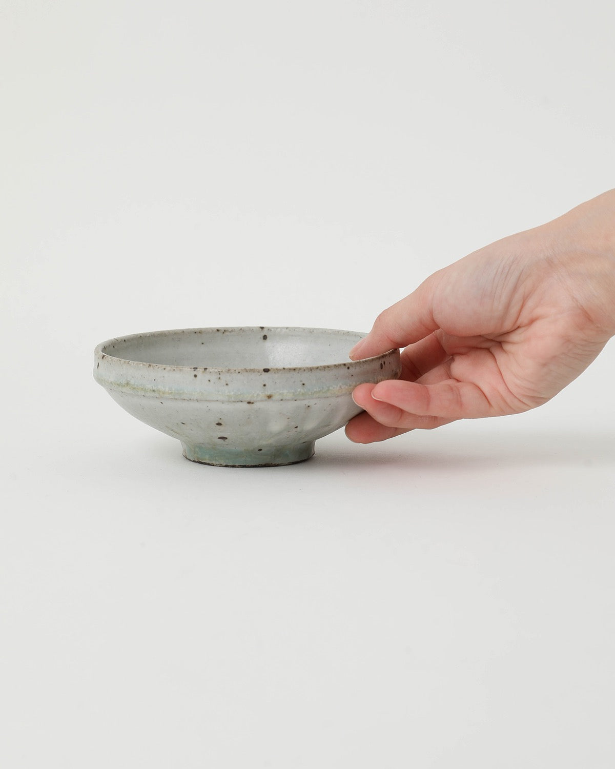 ふち厚小鉢 - 灰釉