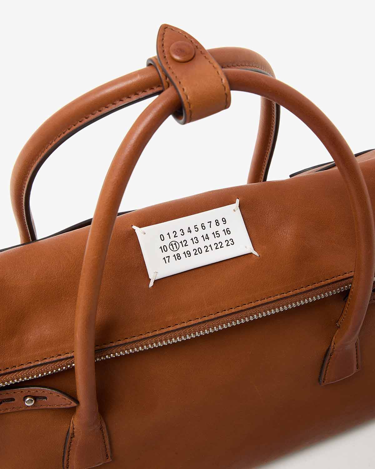 5AC WASHED LEATHER EAST WEST MEDIUM