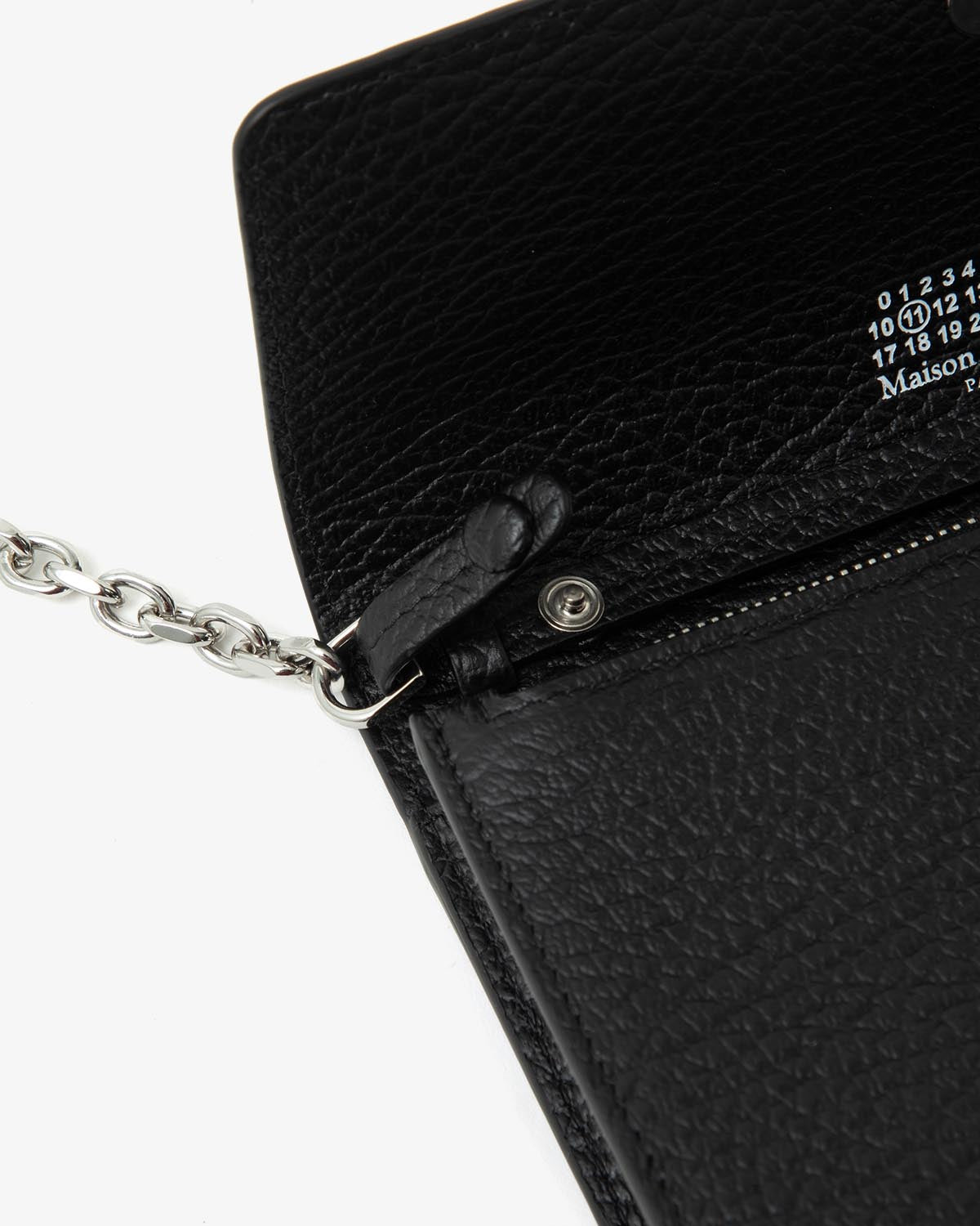 WALLET ON CHAIN MEDIUM