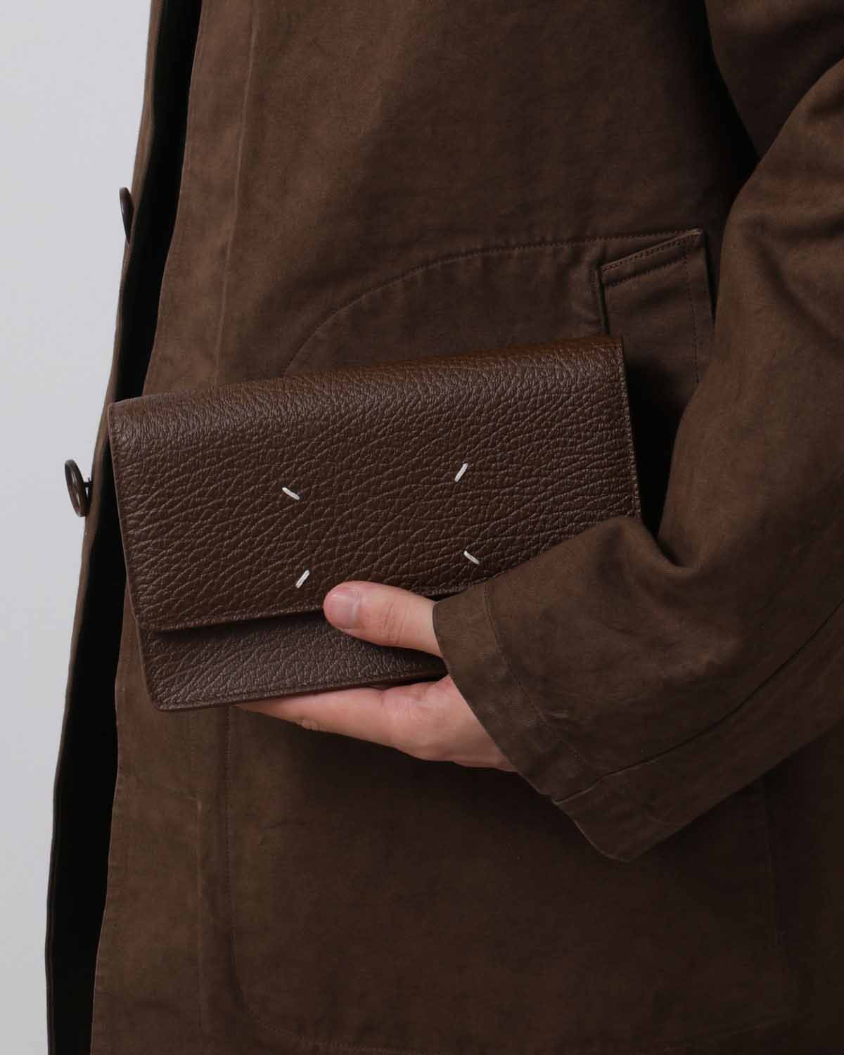 WALLET ON CHAIN MEDIUM