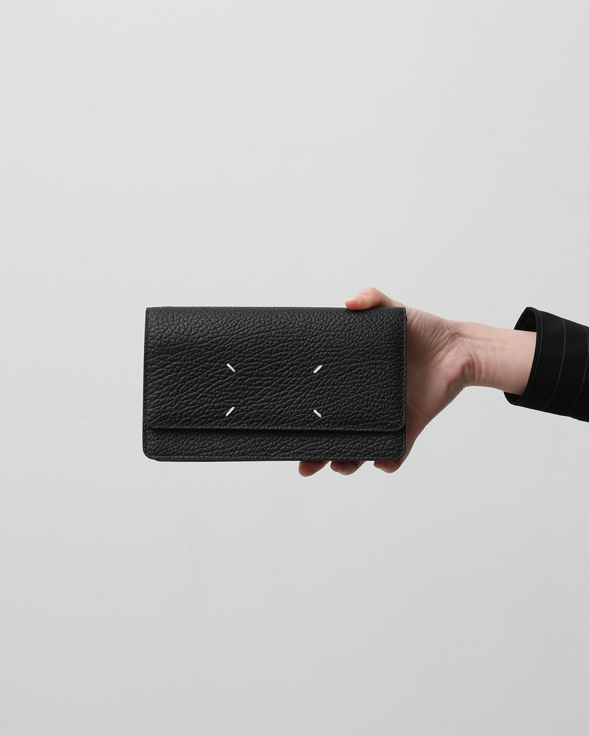 WALLET ON CHAIN MEDIUM