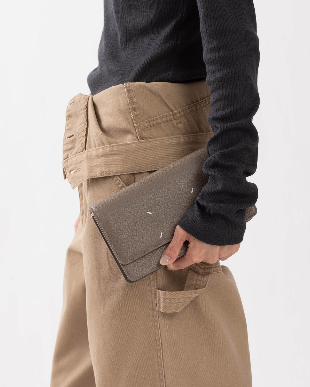 WALLET ON CHAIN MEDIUM