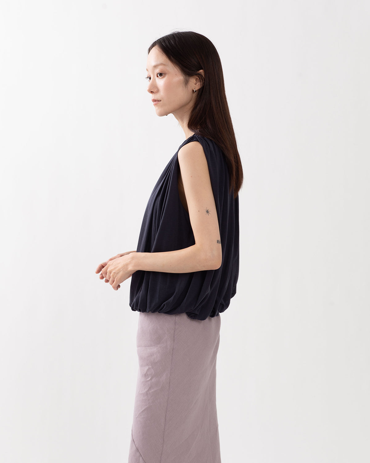 SHEER SHIRRING VOLUME SLEEVELESS
