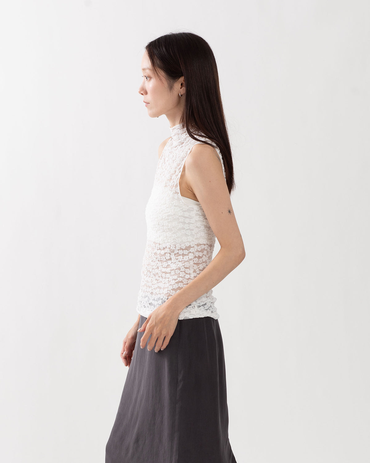 FITTED LACE JERSEY TOP