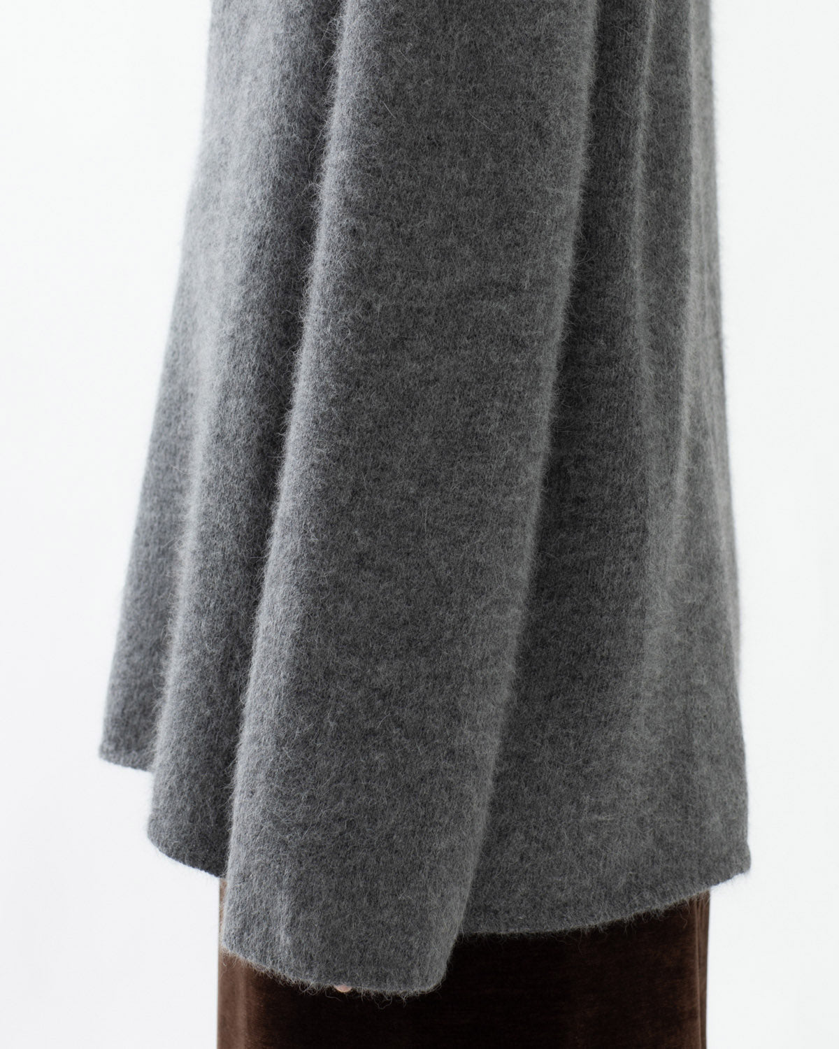 FOX DEEP V-NECK KNIT