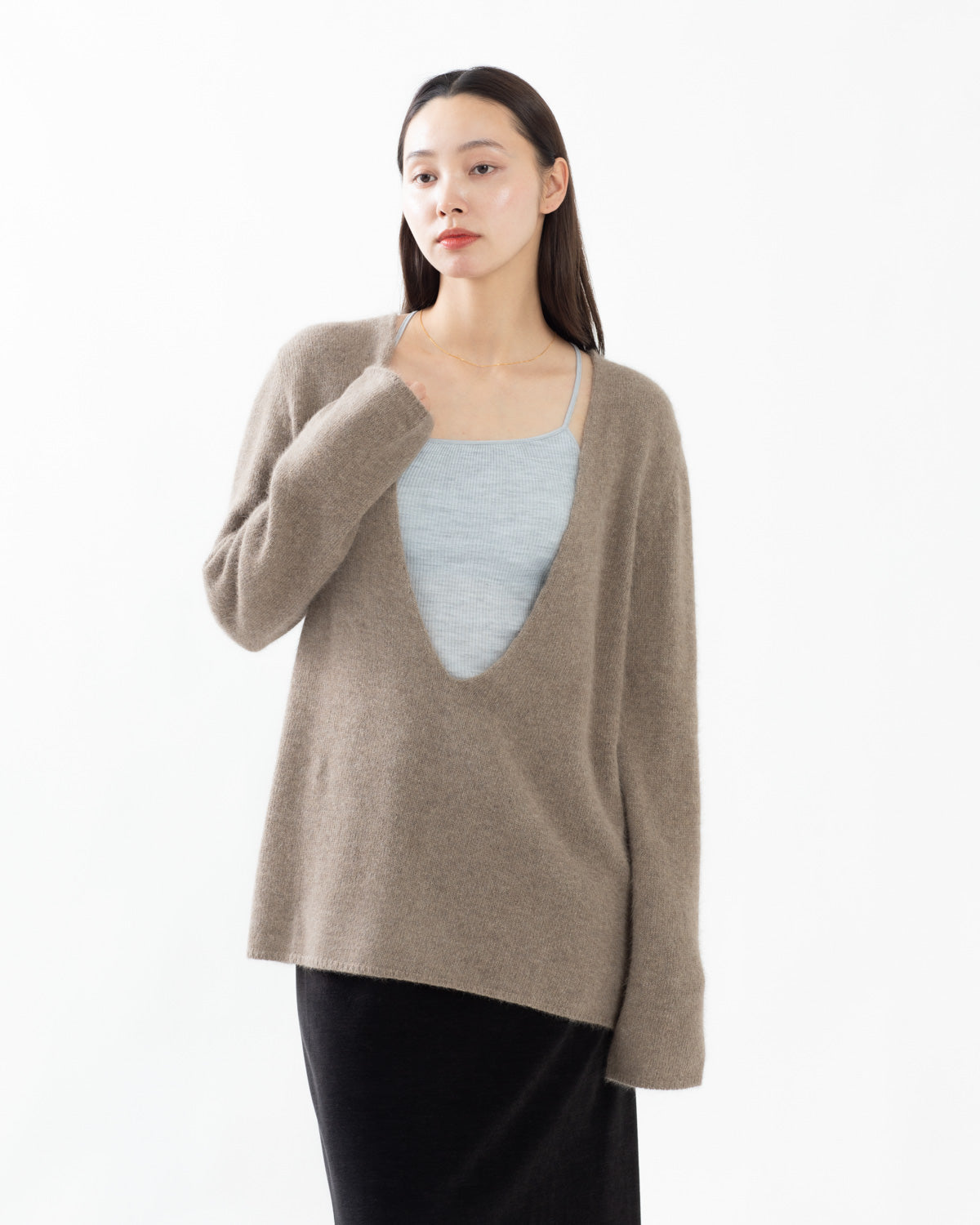 FOX DEEP V-NECK KNIT