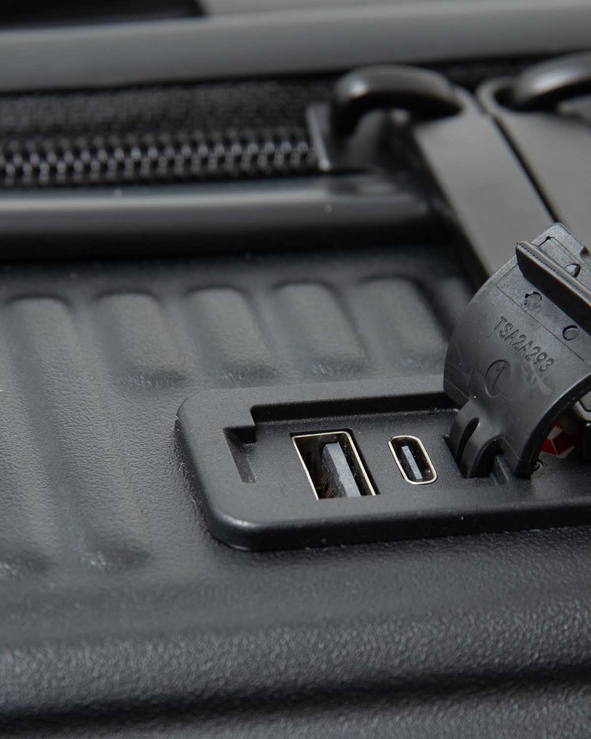 SUITCASE PRO OCTA 30