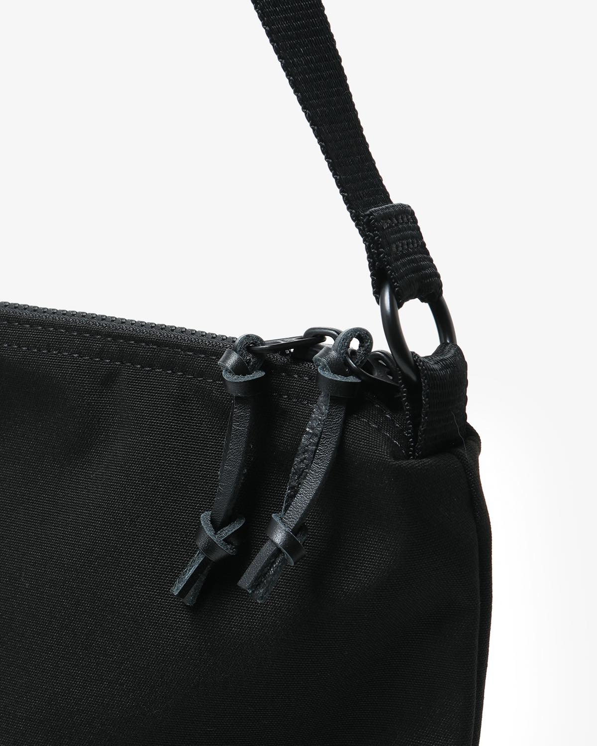 FIELD SHOULDER BAG