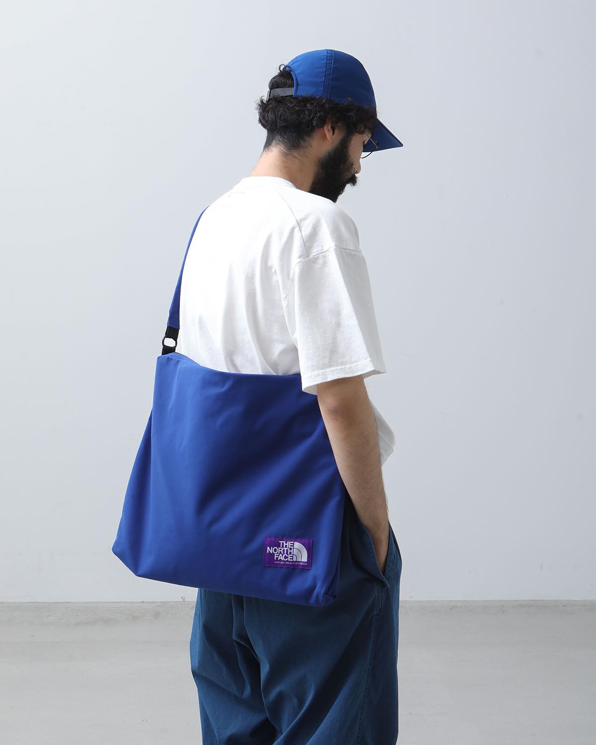 FIELD SHOULDER BAG