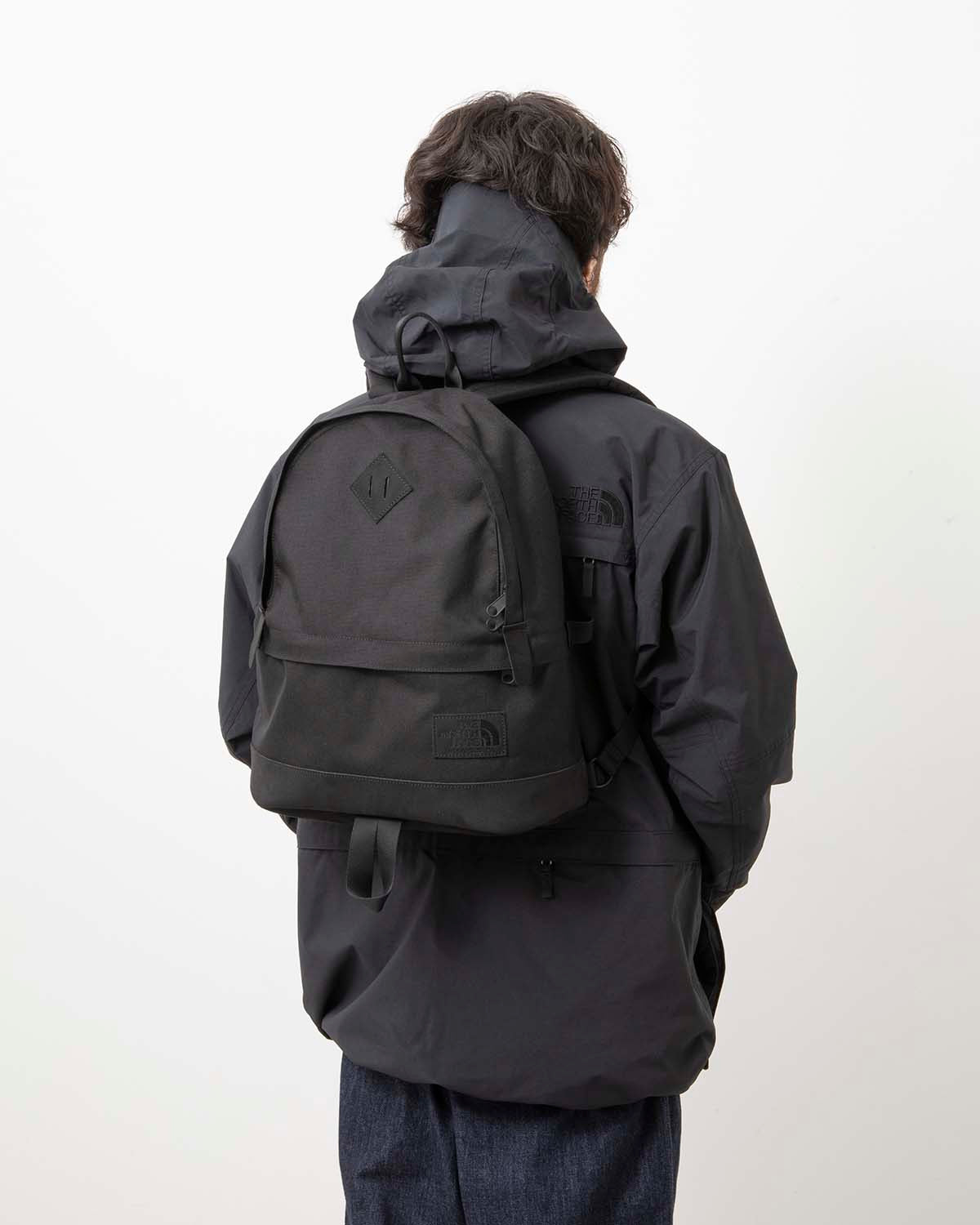 CORDURA NYLON MEDIUM DAY PACK