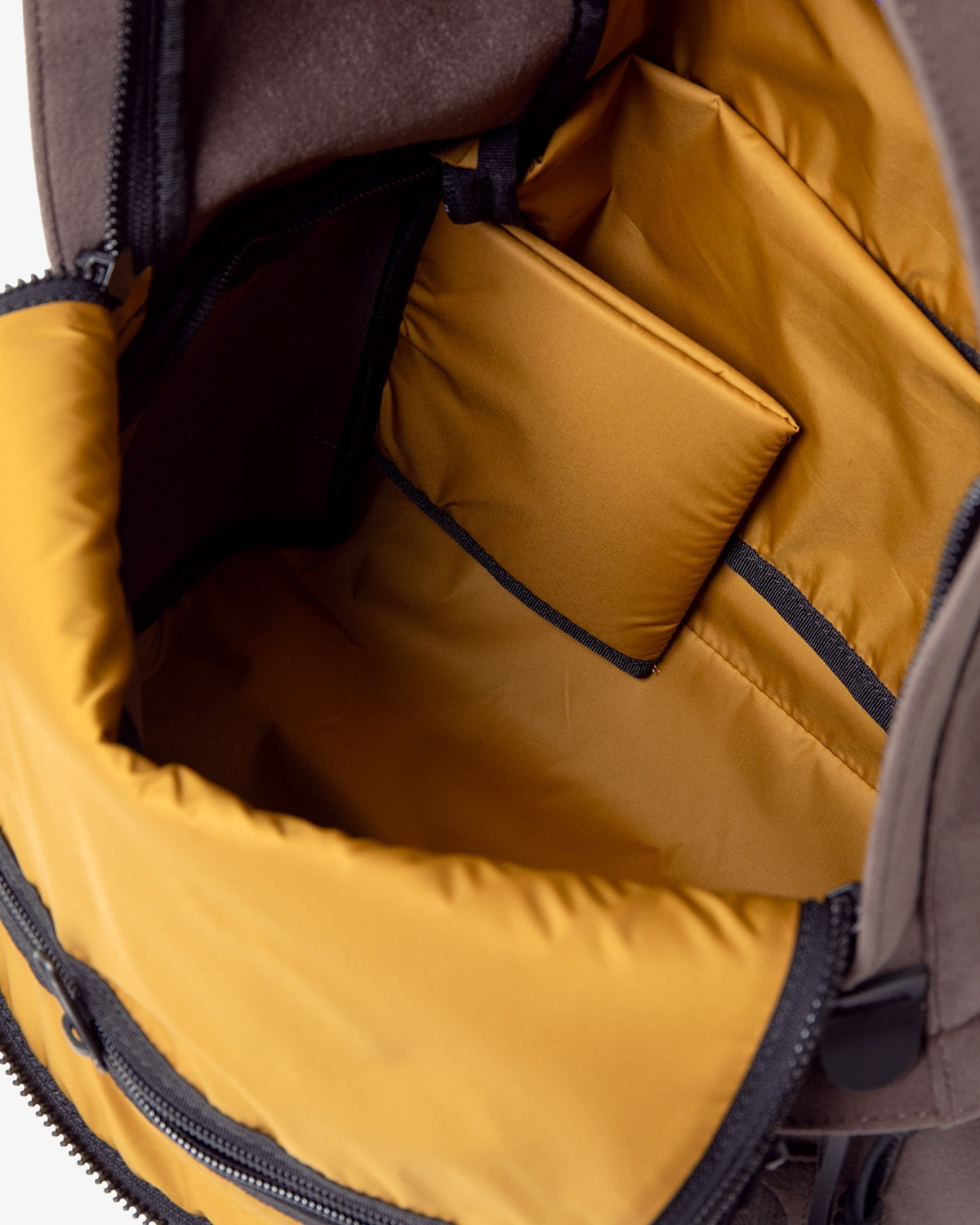 SYNTHETIC LEATHER FIELD DAY PACK